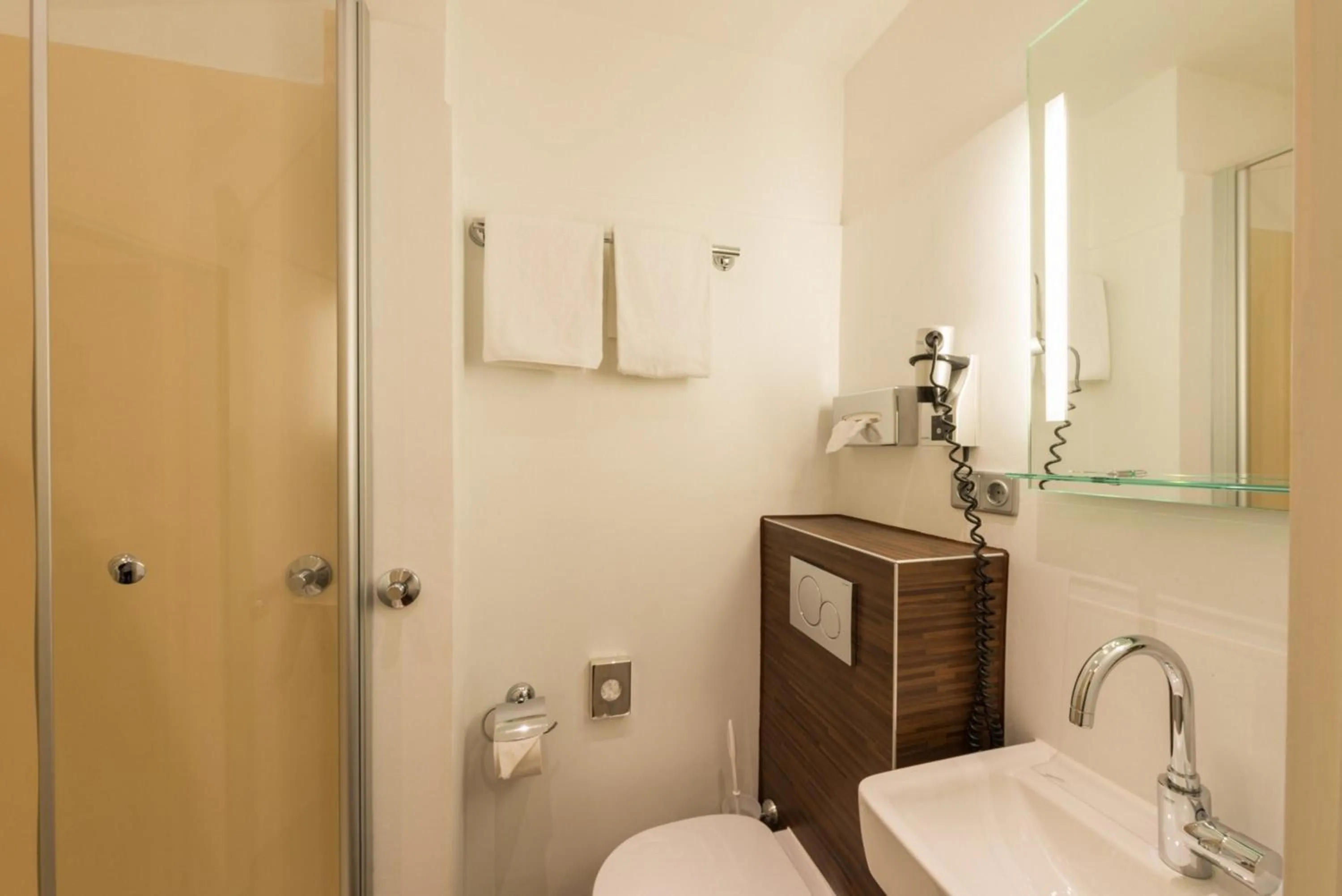 Bathroom in Heikotel - Stadtpark Residenz