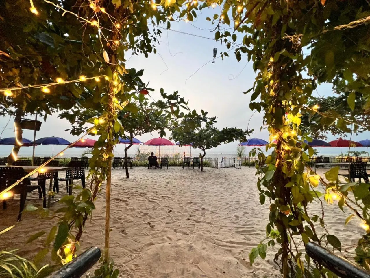 Restaurant/places to eat in Palm Beach Resort, Alleppey