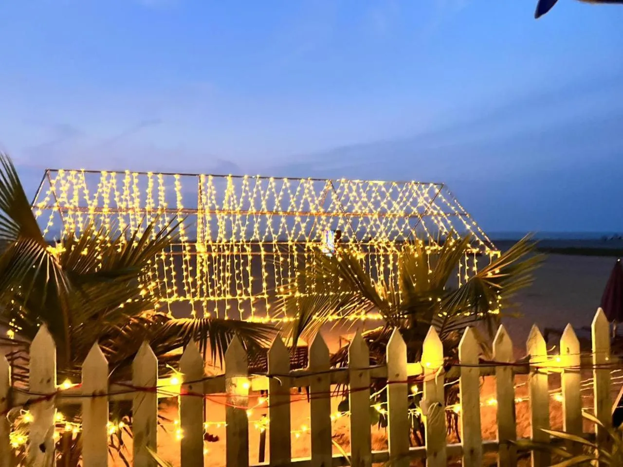 Restaurant/places to eat in Palm Beach Resort, Alleppey