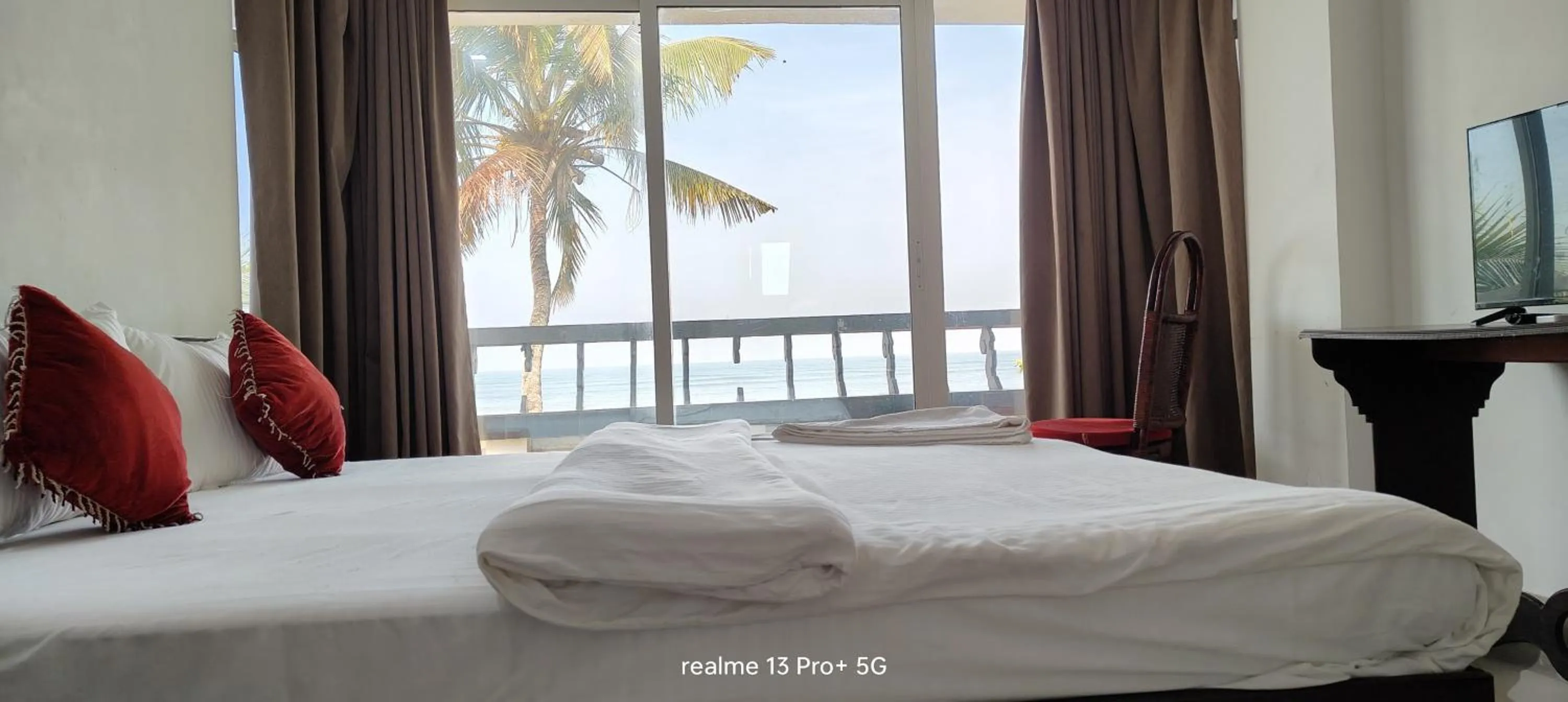 Sea view, Bed in Palm Beach Resort, Alleppey