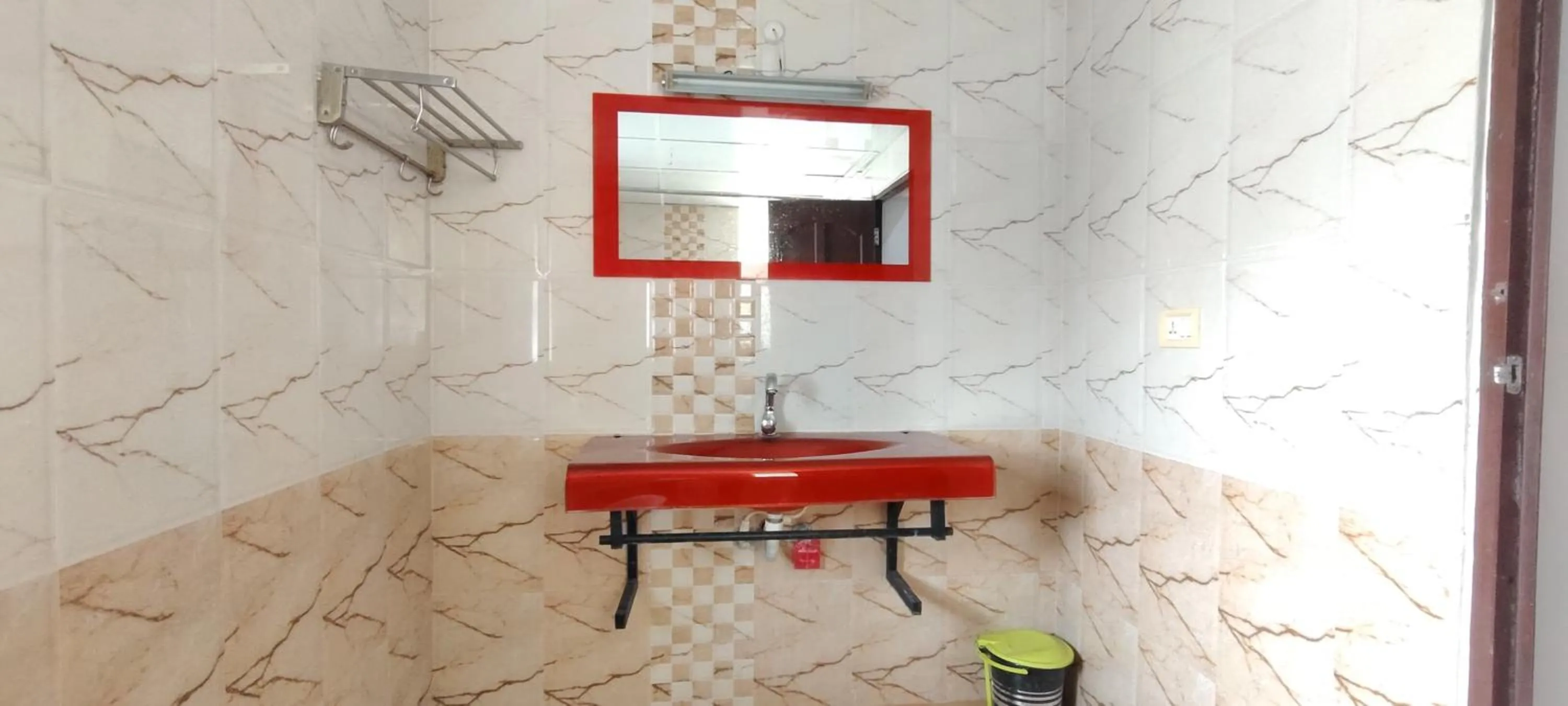 Bathroom in Palm Beach Resort, Alleppey