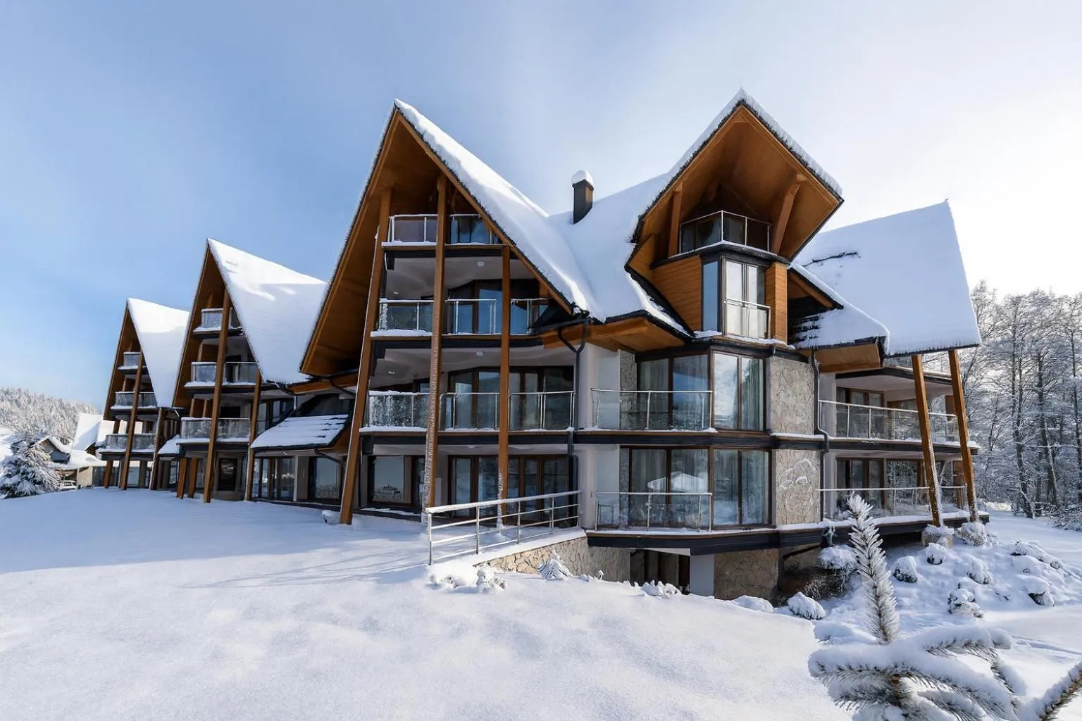 Property building in Harenda Residence - Destigo Hotels