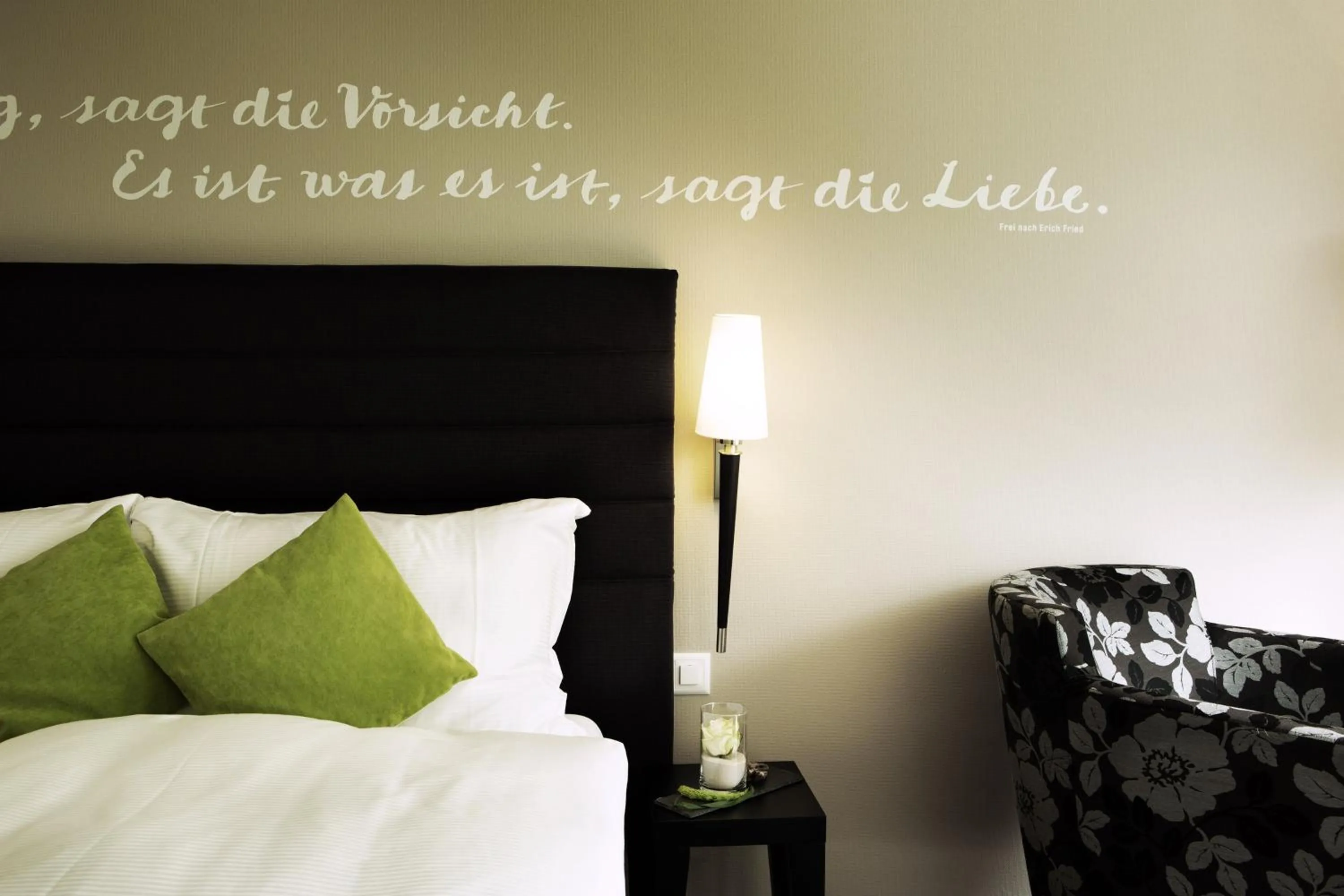 Bed in Hotel Schloss Hünigen