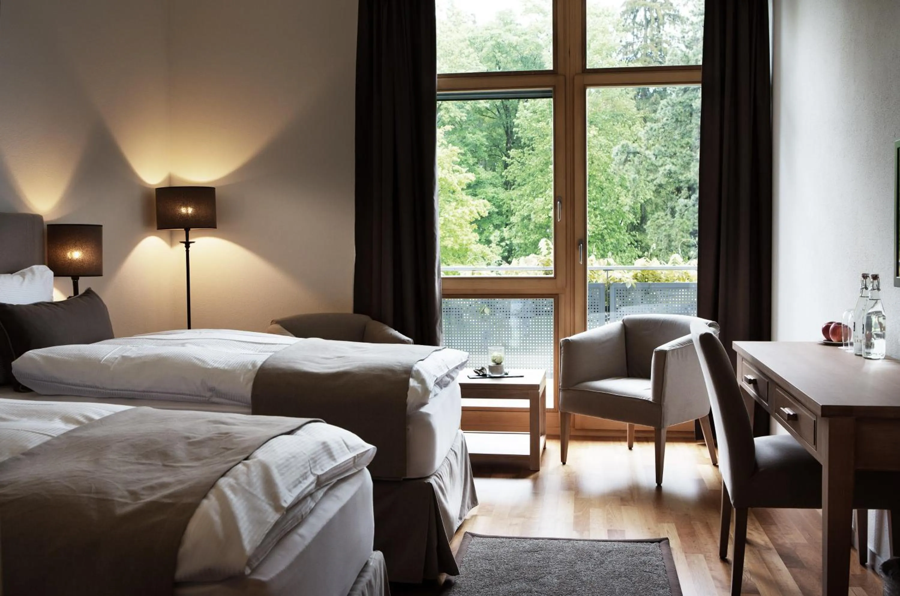 Photo of the whole room, Bed in Hotel Schloss Hünigen