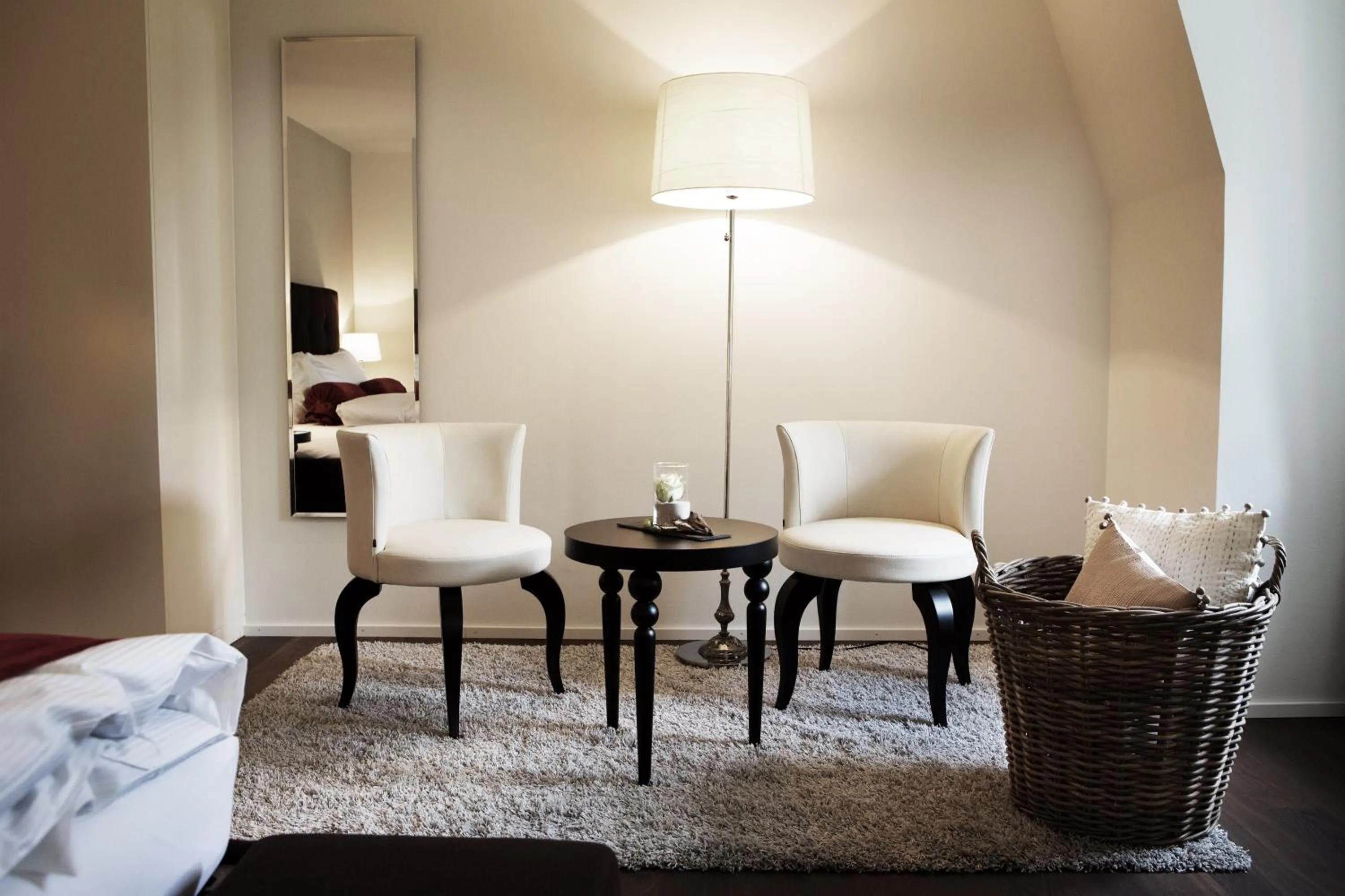 Seating area in Hotel Schloss Hünigen