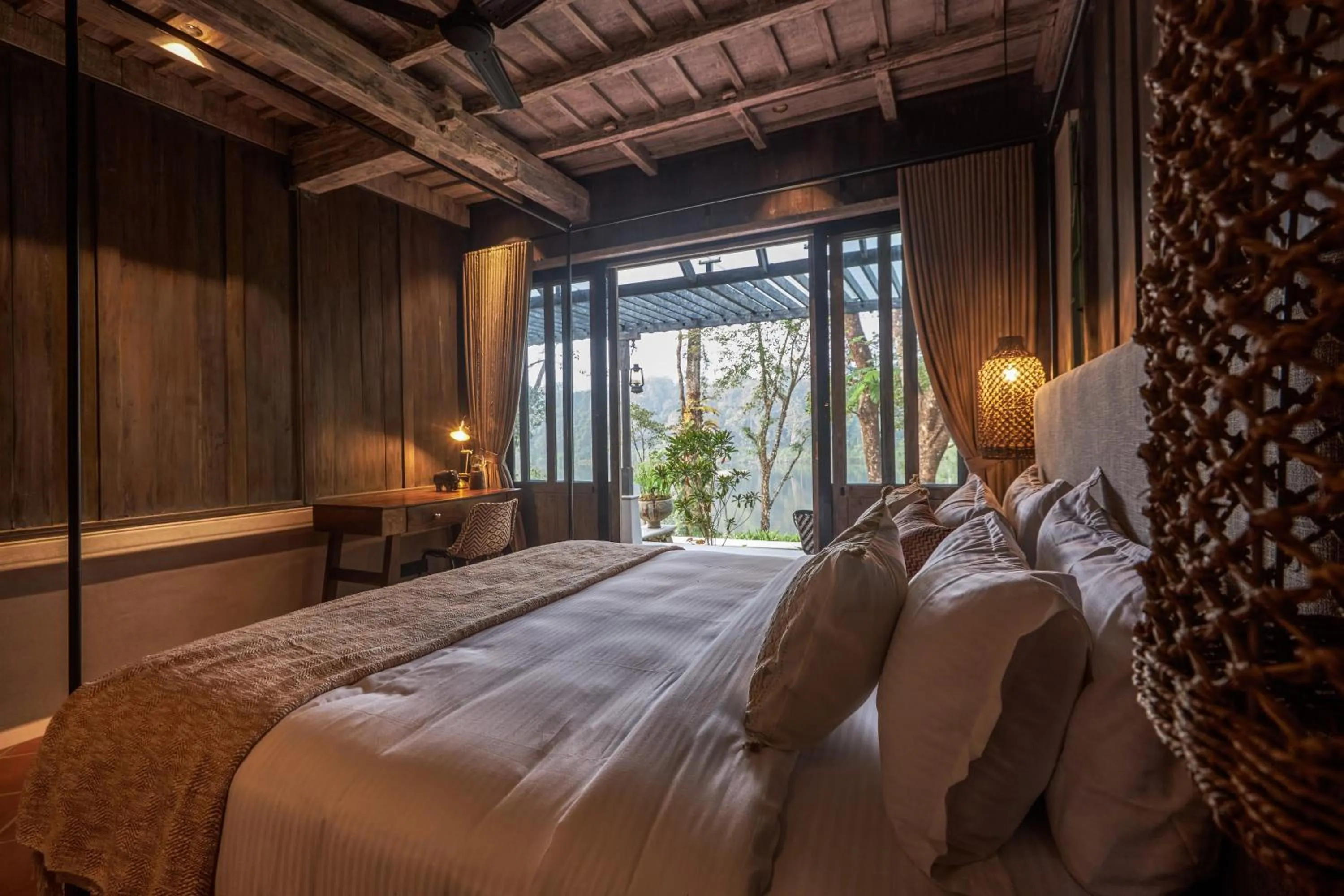 Bedroom, Bed in Periyar River Lodge