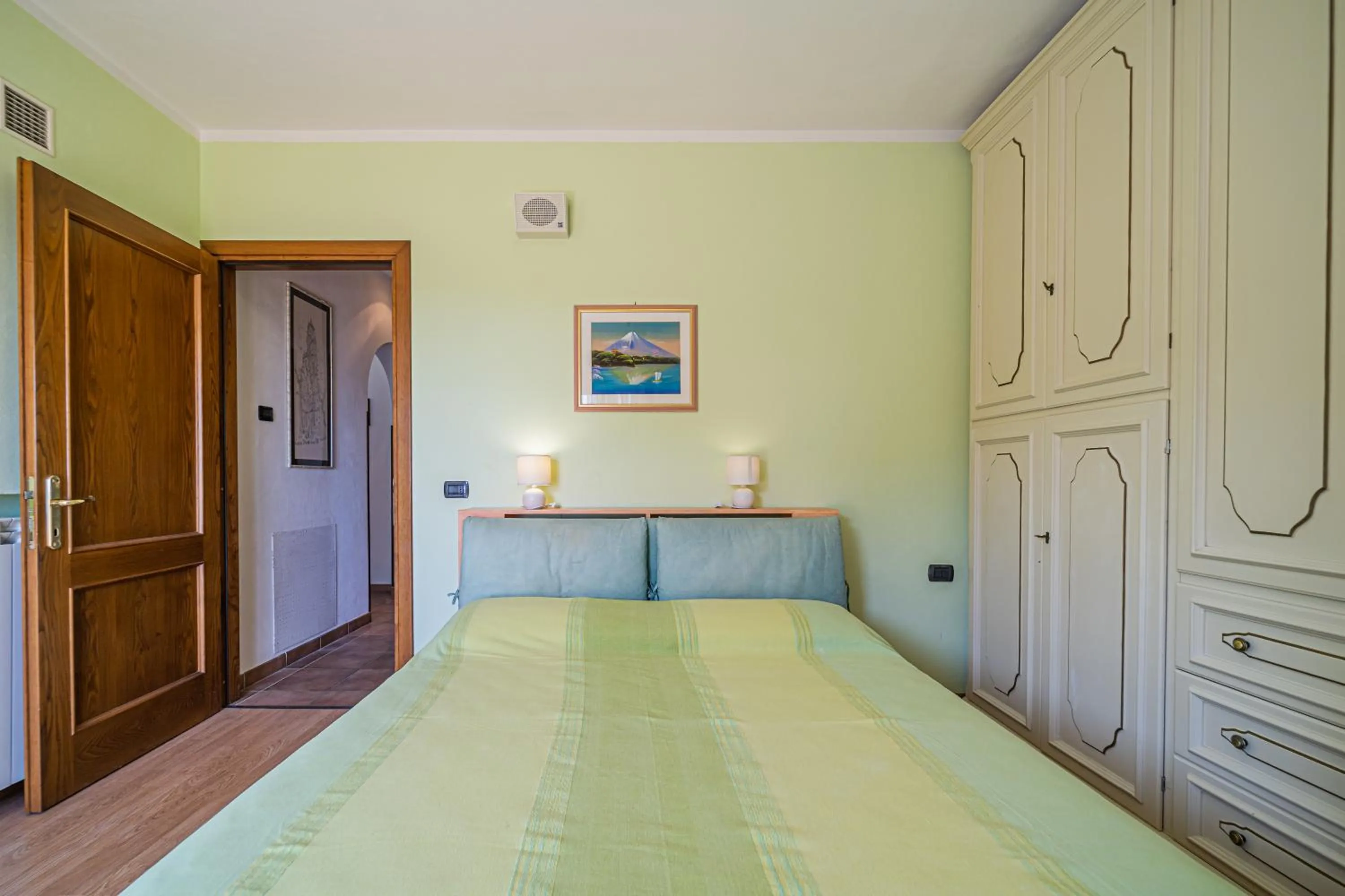 Bed in Master apartment in villa 6 to 8 persons with large private garden