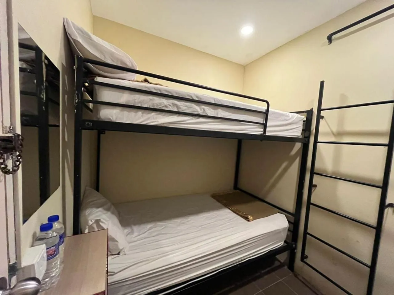 Other, Bed in Hotel O Hotel 916