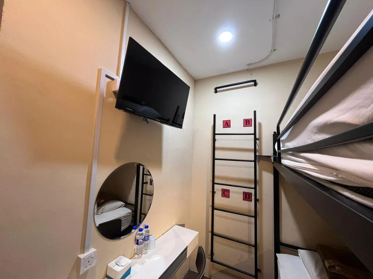 Other, Bed in Hotel O Hotel 916