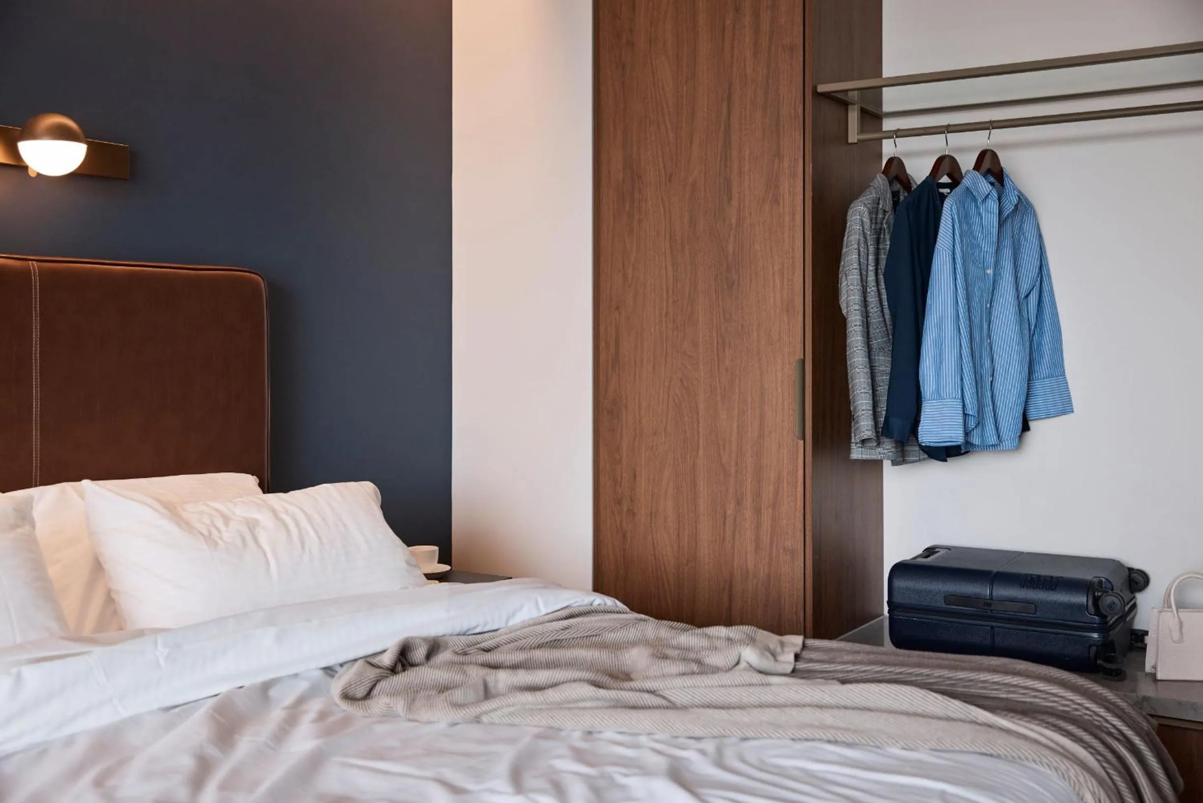 wardrobe, Bed in The Sebel Melbourne Ringwood
