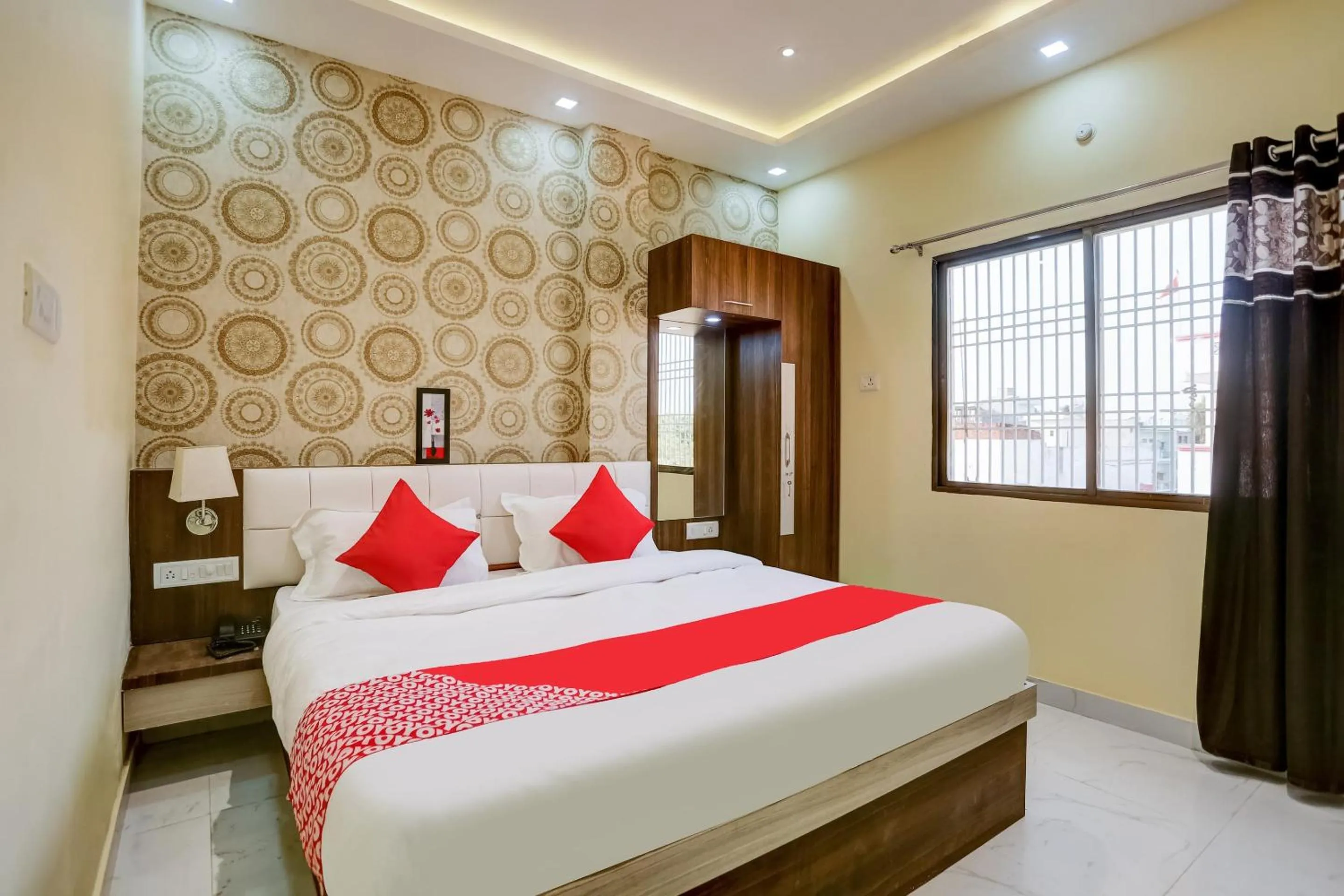 Bathroom, Bed in Super Hotel O Divine Paradise