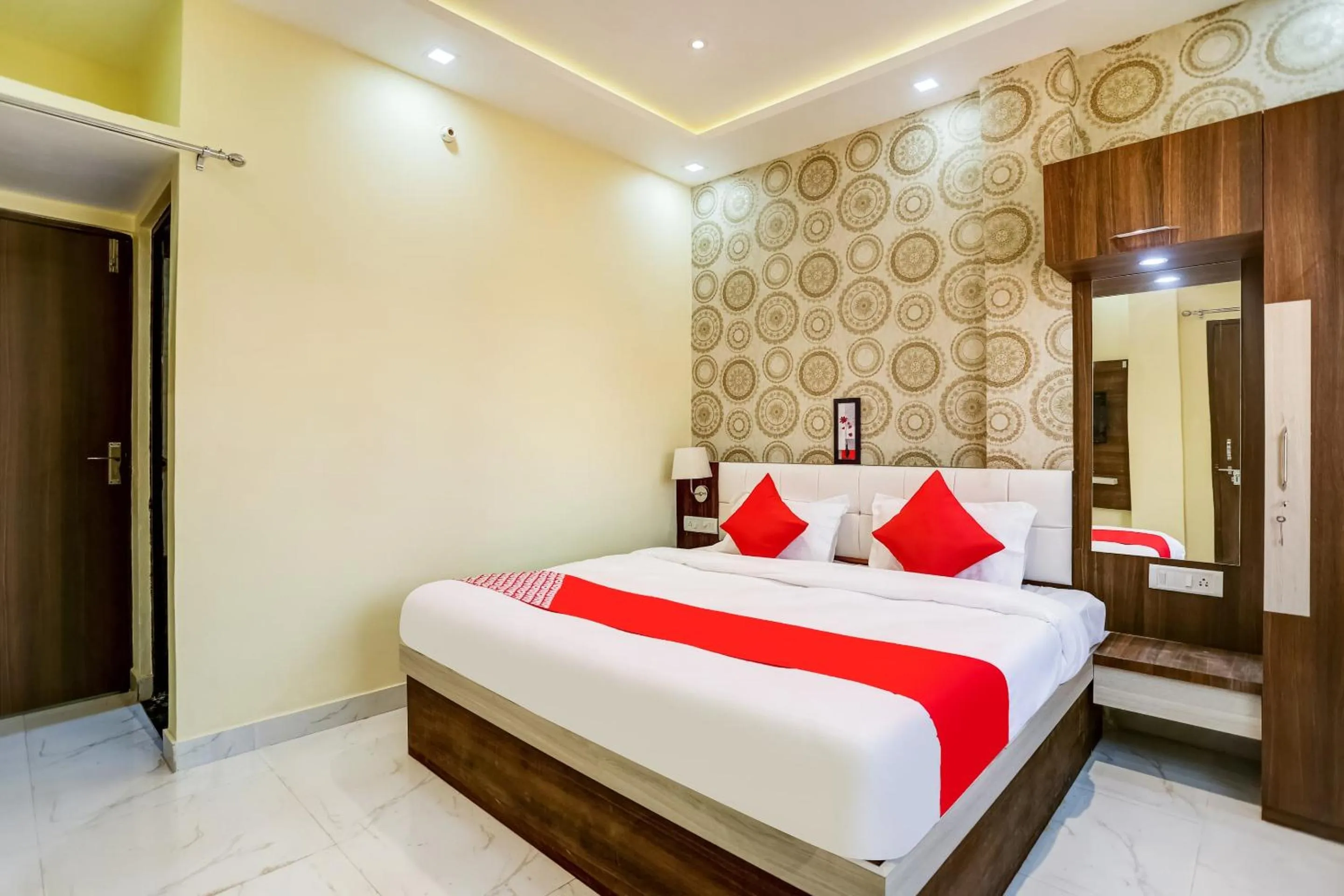 Bedroom, Bed in Super Hotel O Divine Paradise