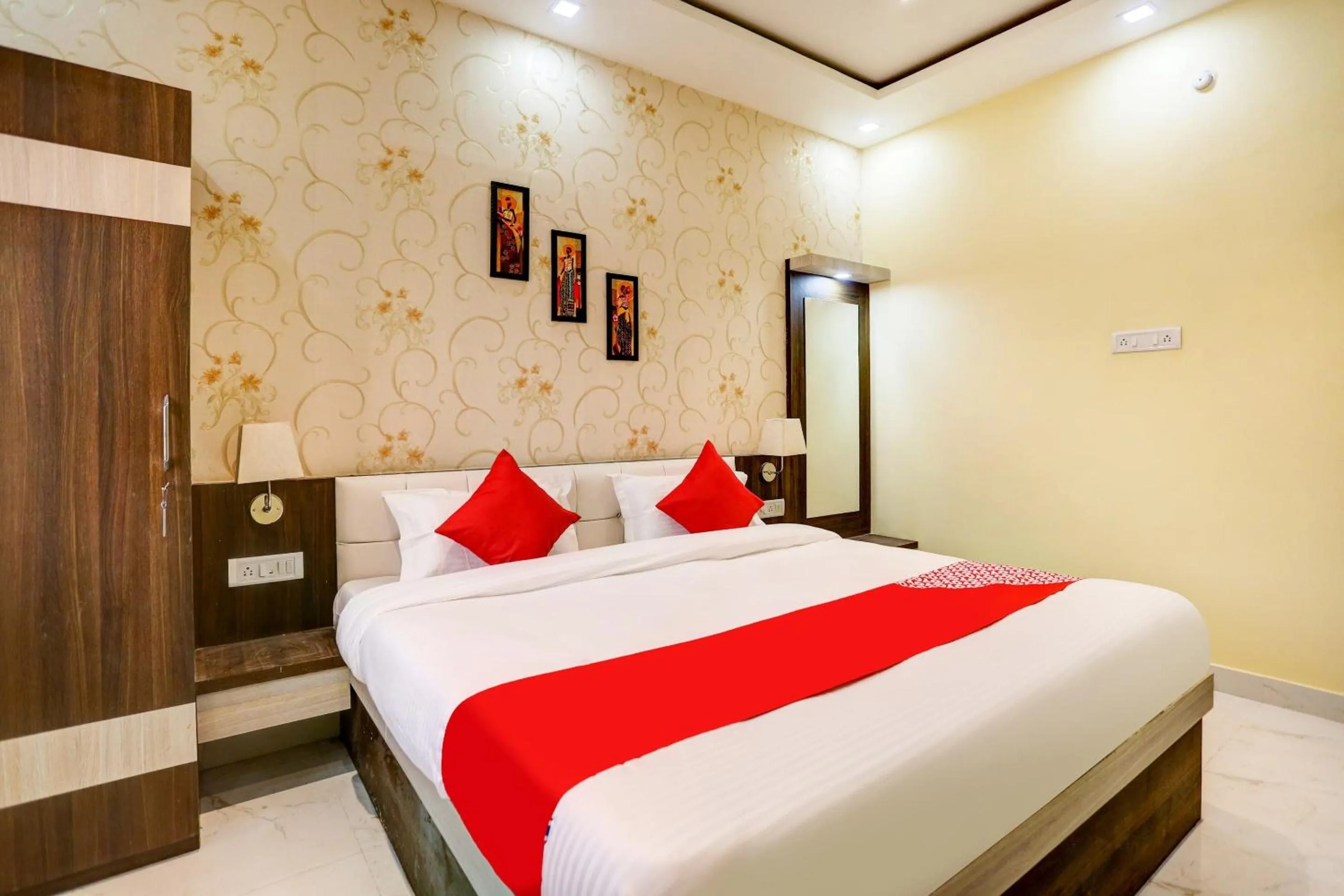 Bedroom, Bed in Super Hotel O Divine Paradise