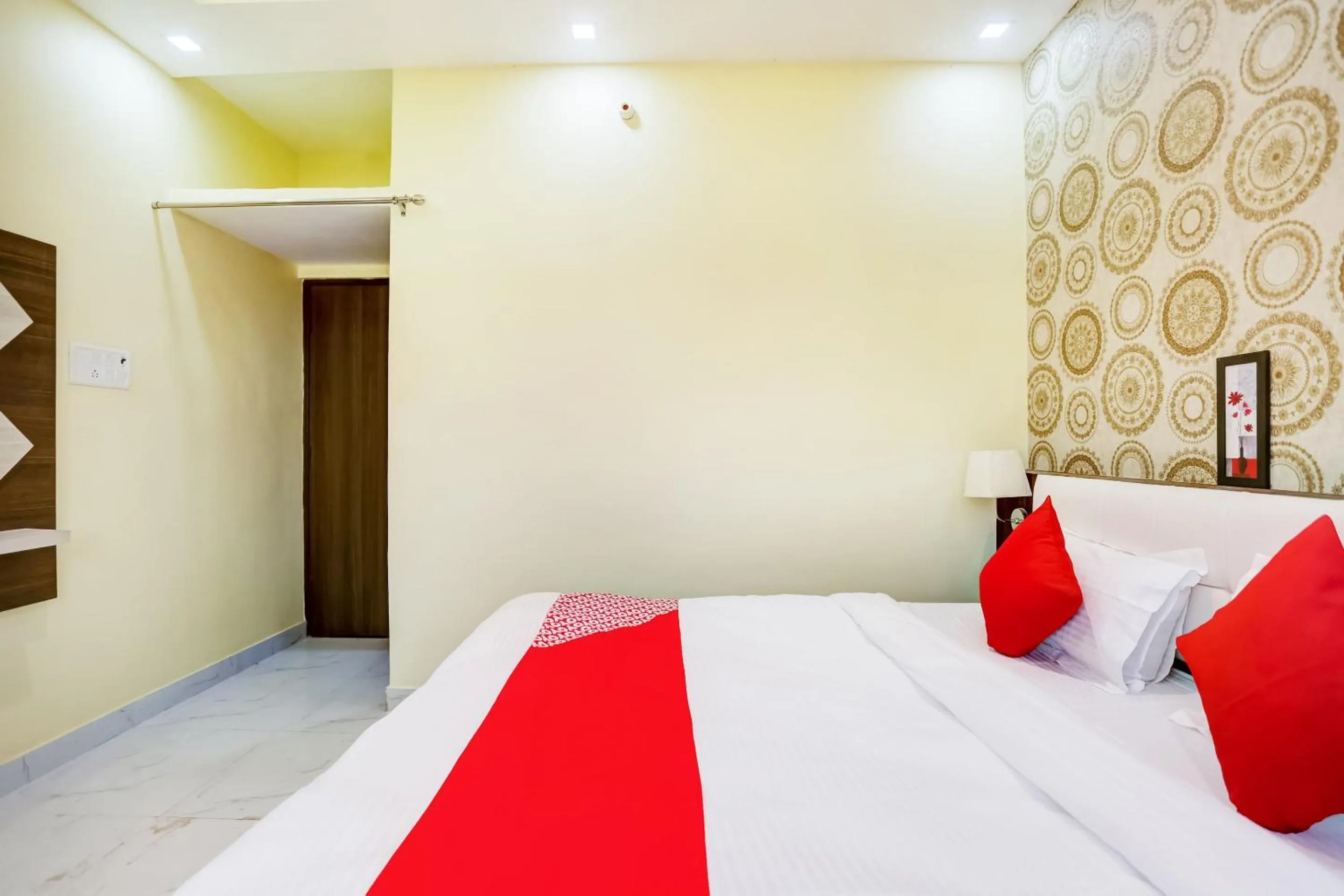 Bedroom, Bed in Super Hotel O Divine Paradise