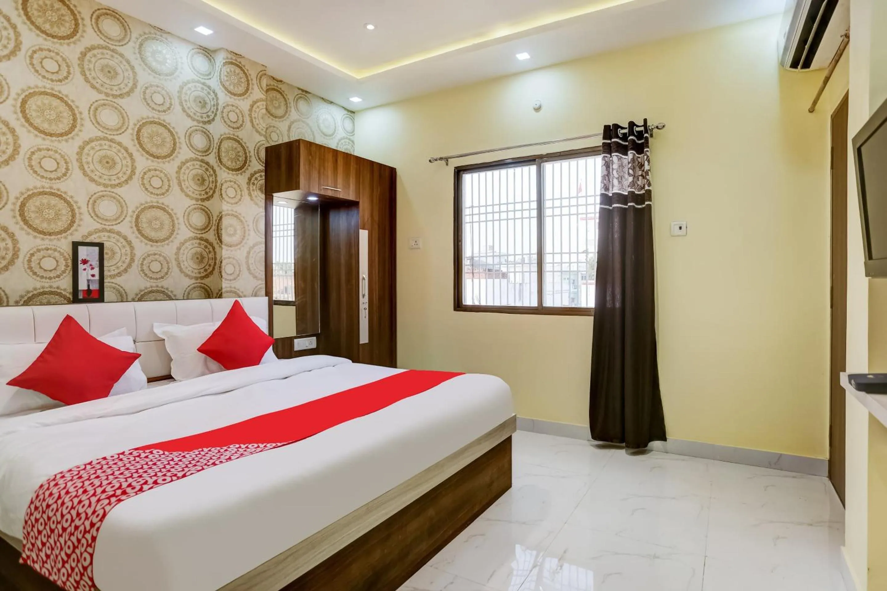 Bathroom, Bed in Super Hotel O Divine Paradise