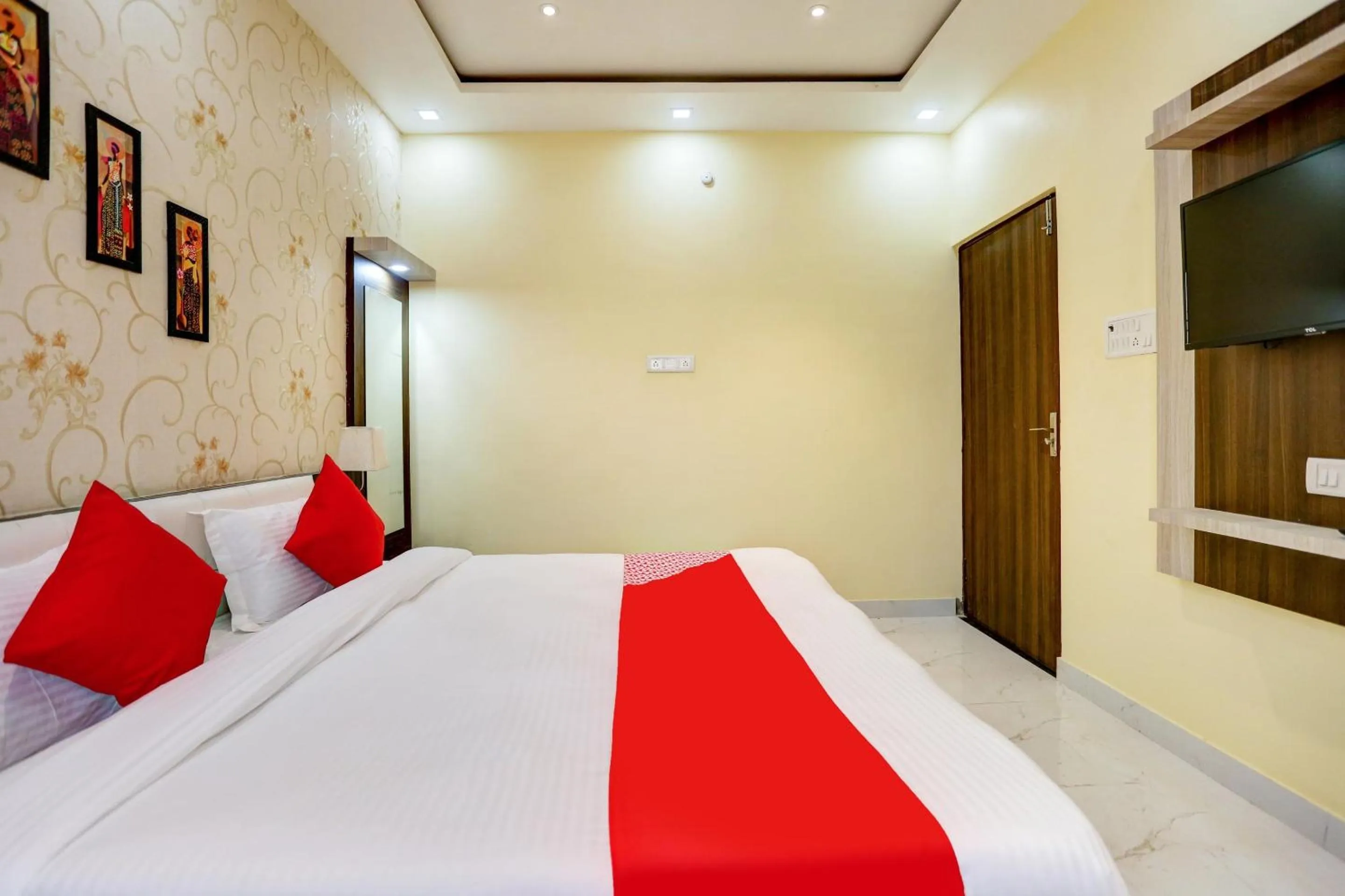 Lobby or reception, Bed in Super Hotel O Divine Paradise