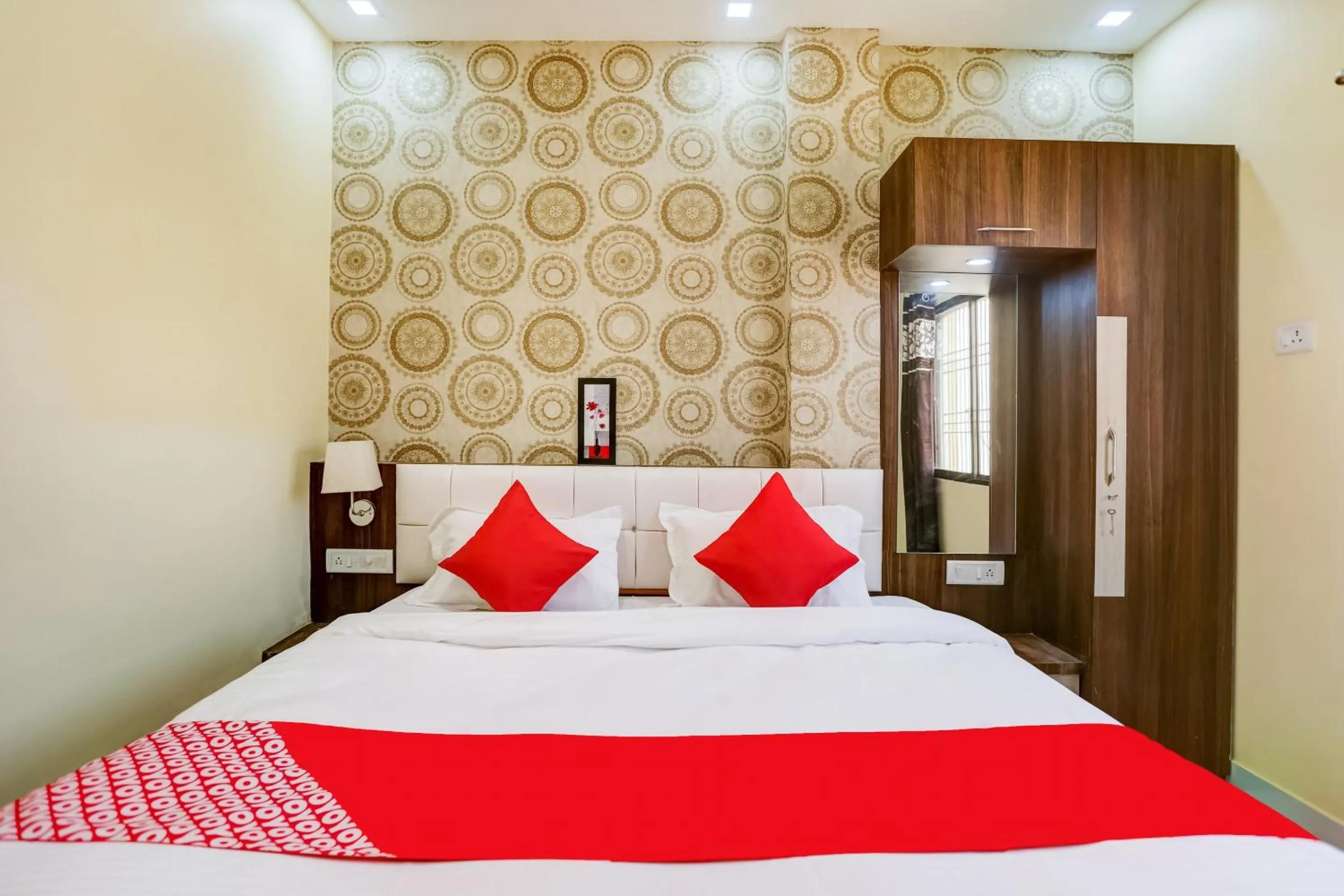 Bedroom, Bed in Super Hotel O Divine Paradise