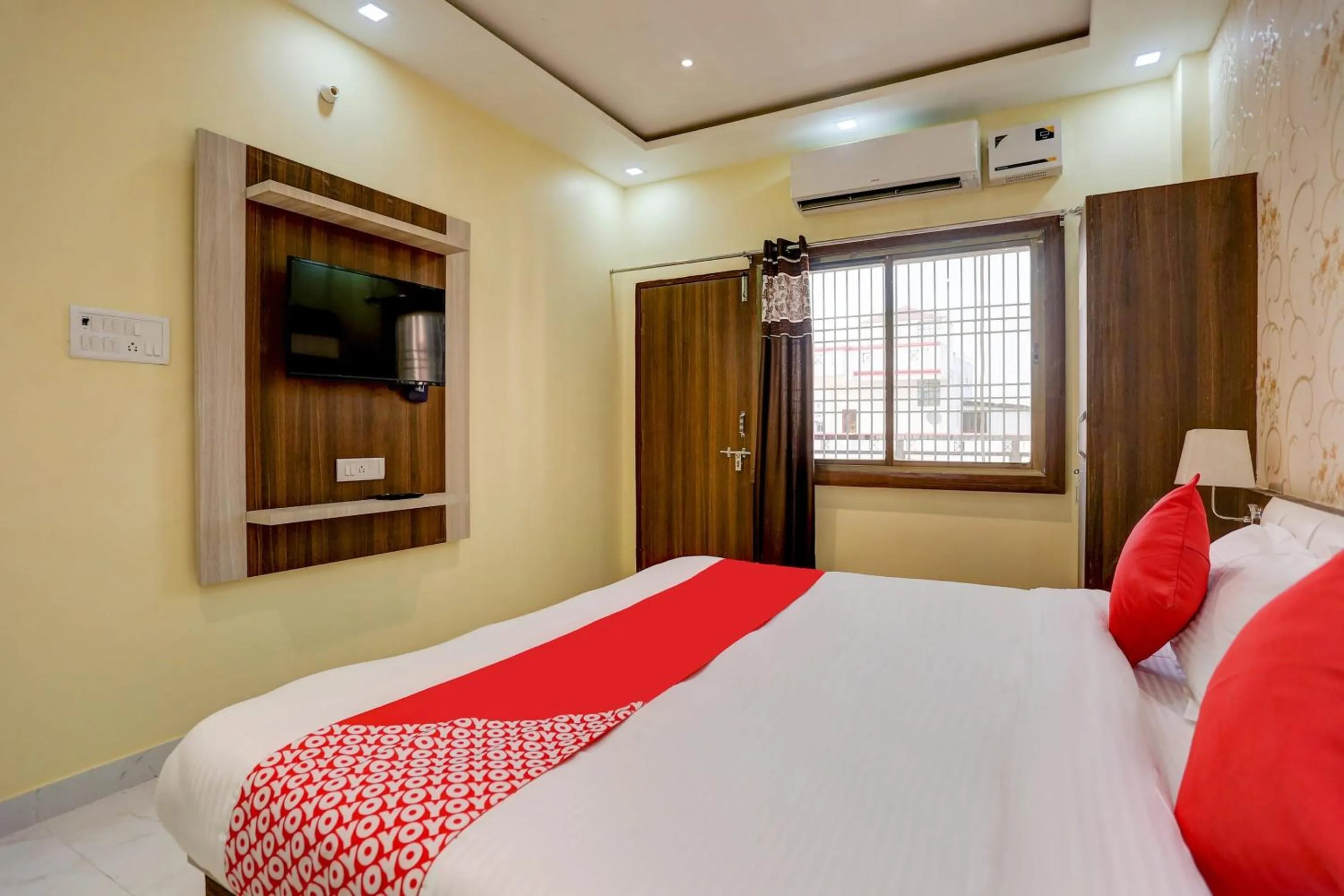 Bedroom, Bed in Super Hotel O Divine Paradise