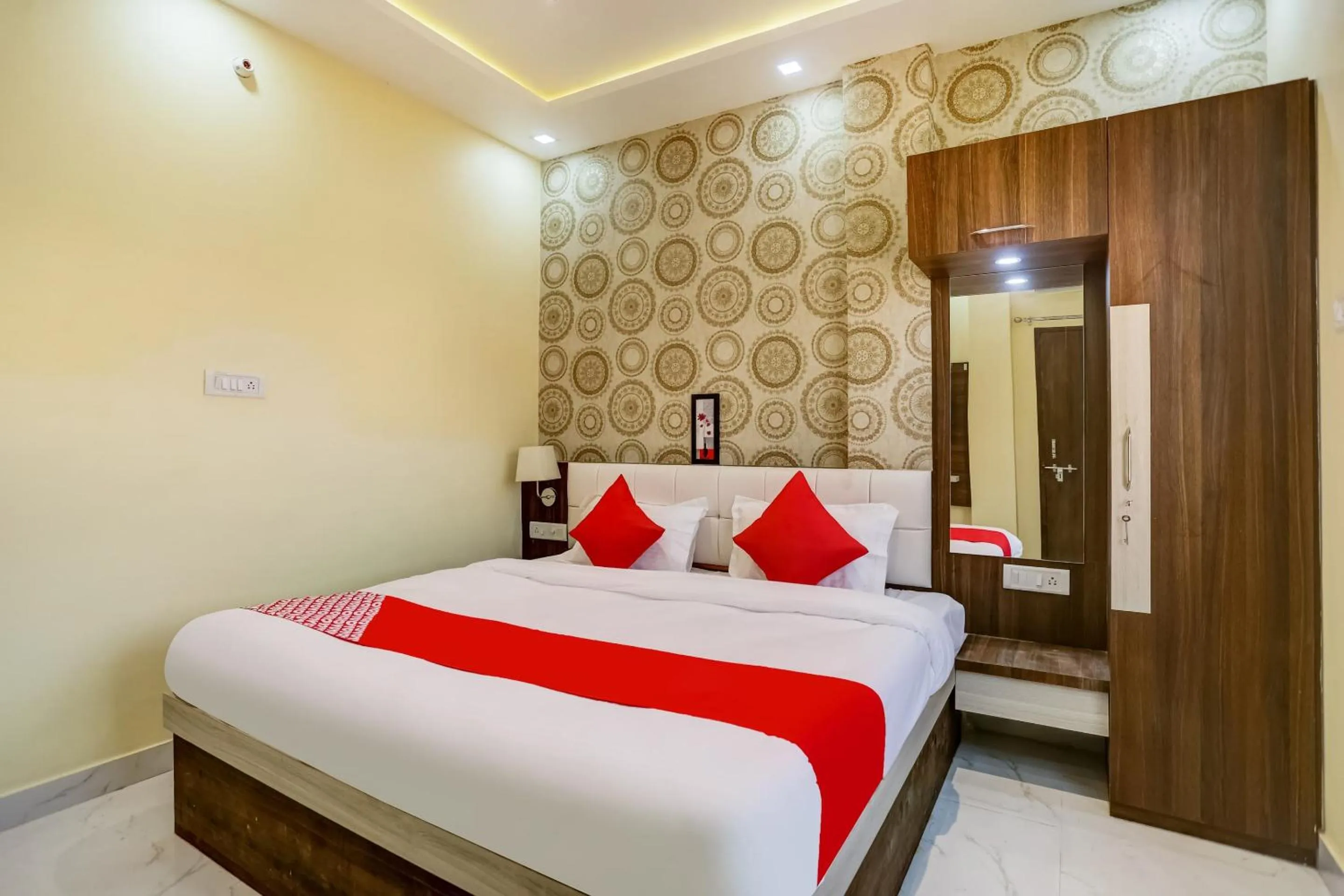 Bedroom, Bed in Super Hotel O Divine Paradise