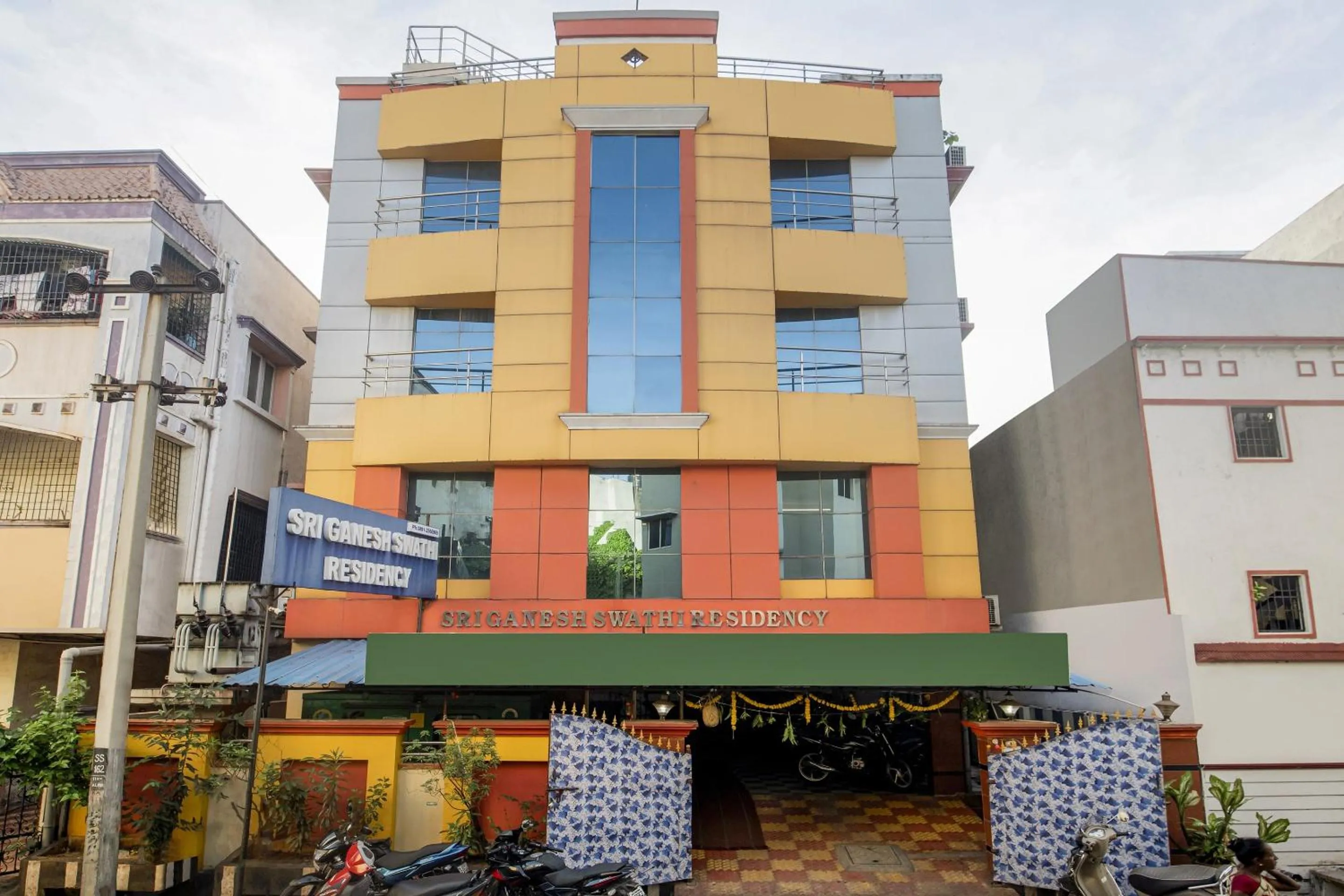 Facade/entrance in SPOT ON SGS RESIDENCY