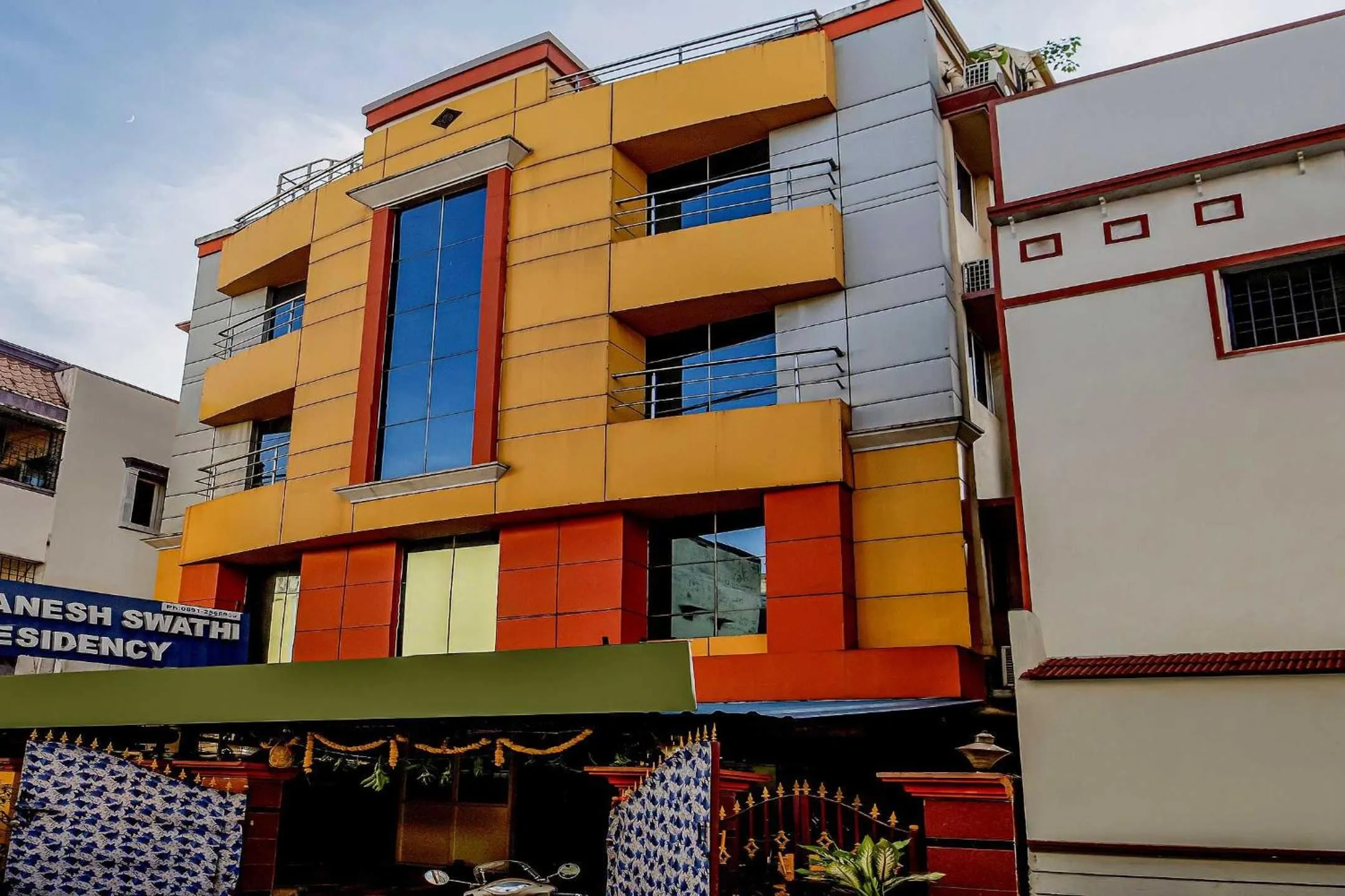 Facade/entrance in SPOT ON SGS RESIDENCY