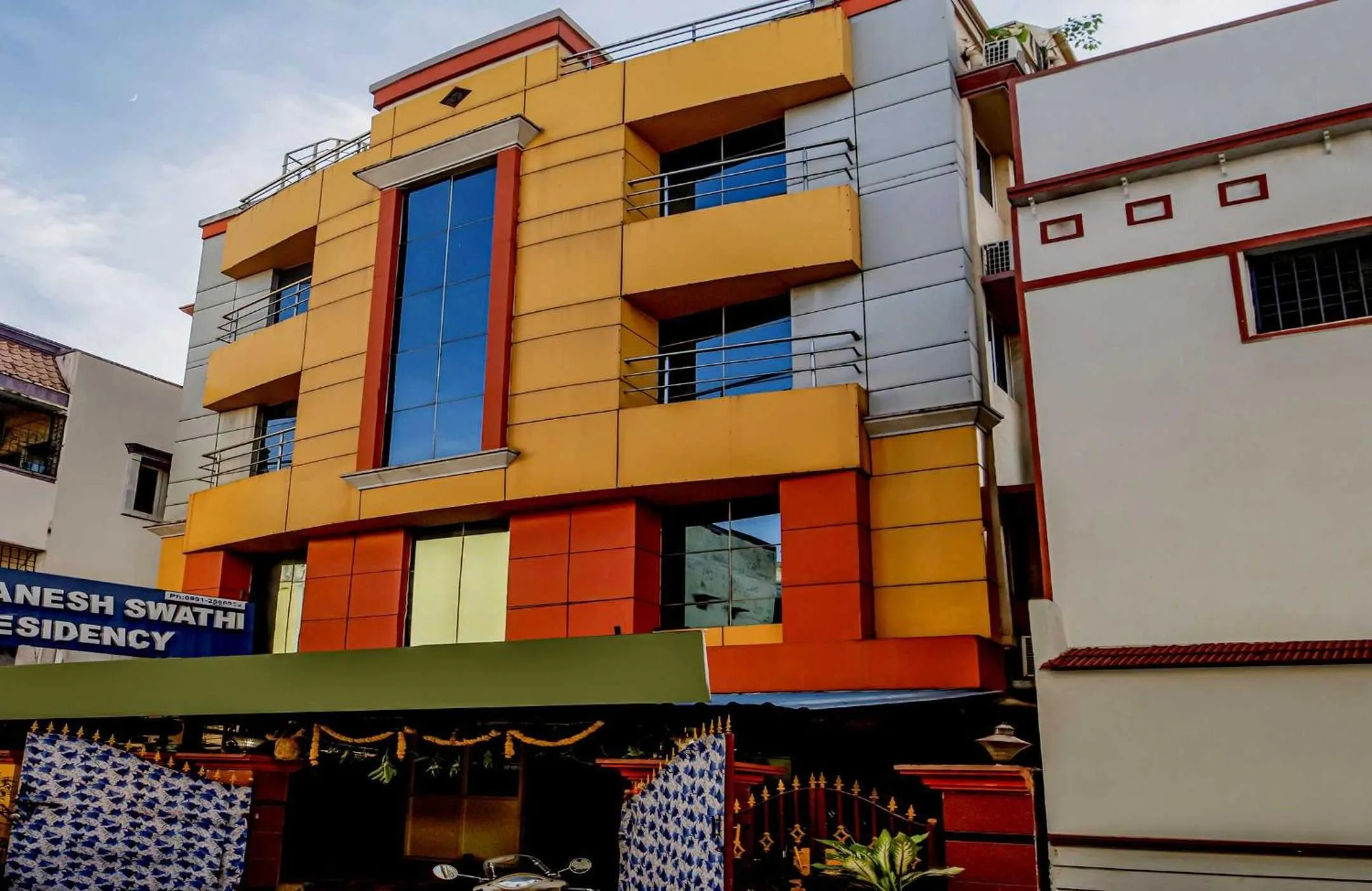 Facade/entrance in SPOT ON SGS RESIDENCY