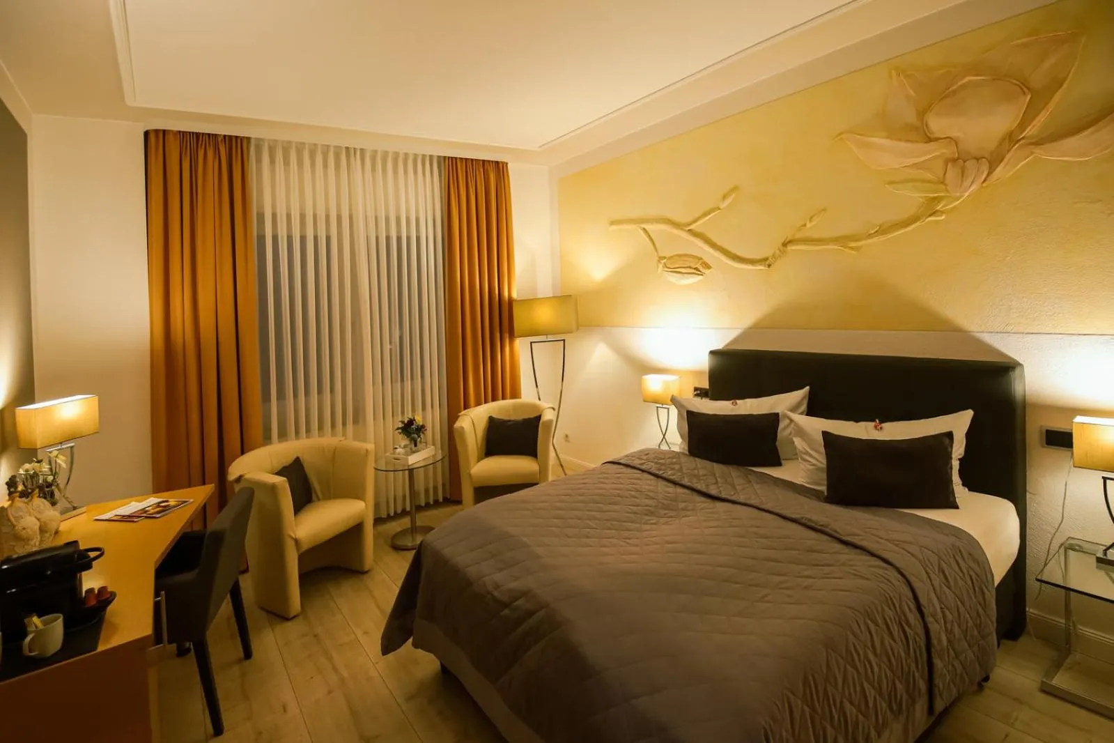 Living room, Bed in Landhotel Zum Kronprinzen