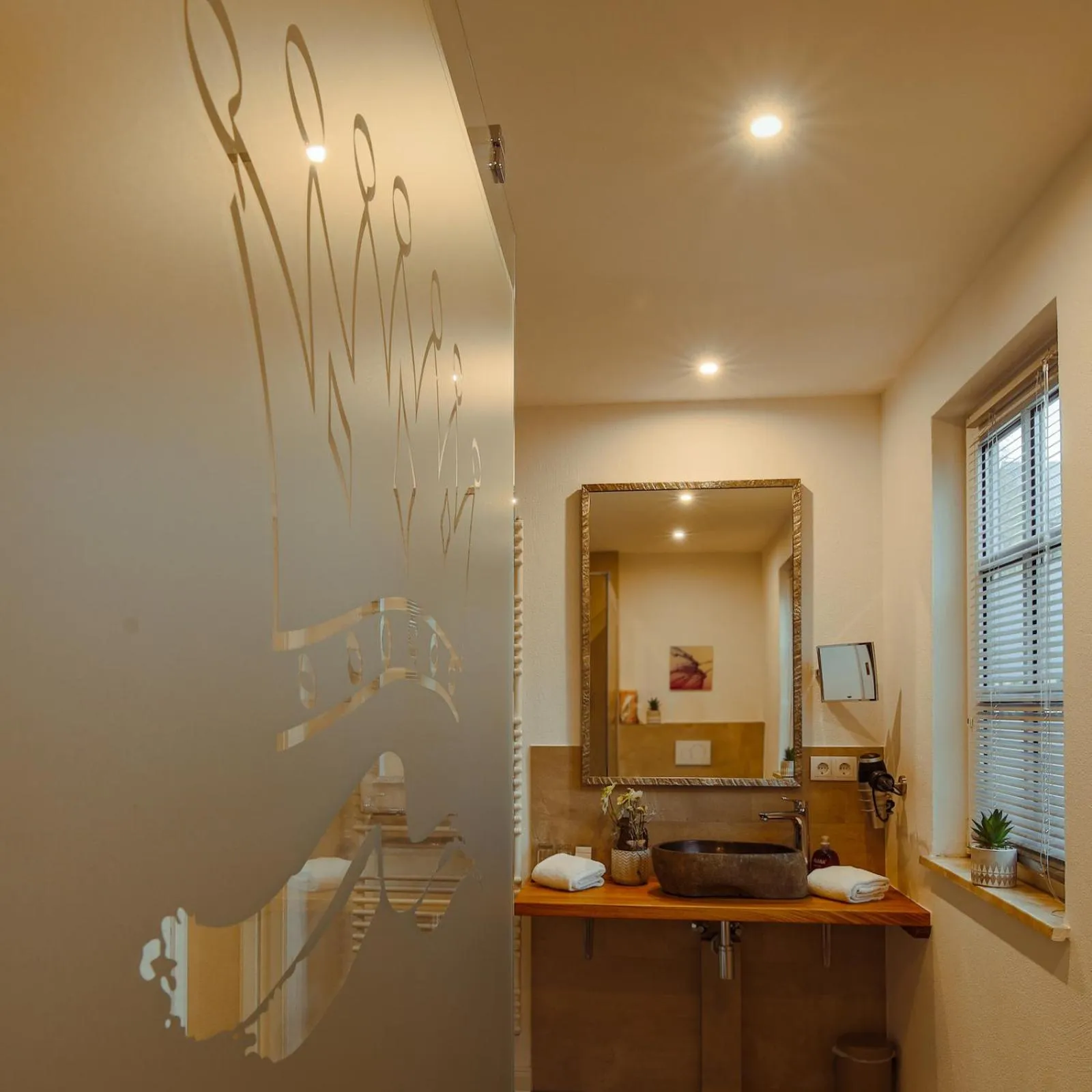 Bathroom in Landhotel Zum Kronprinzen