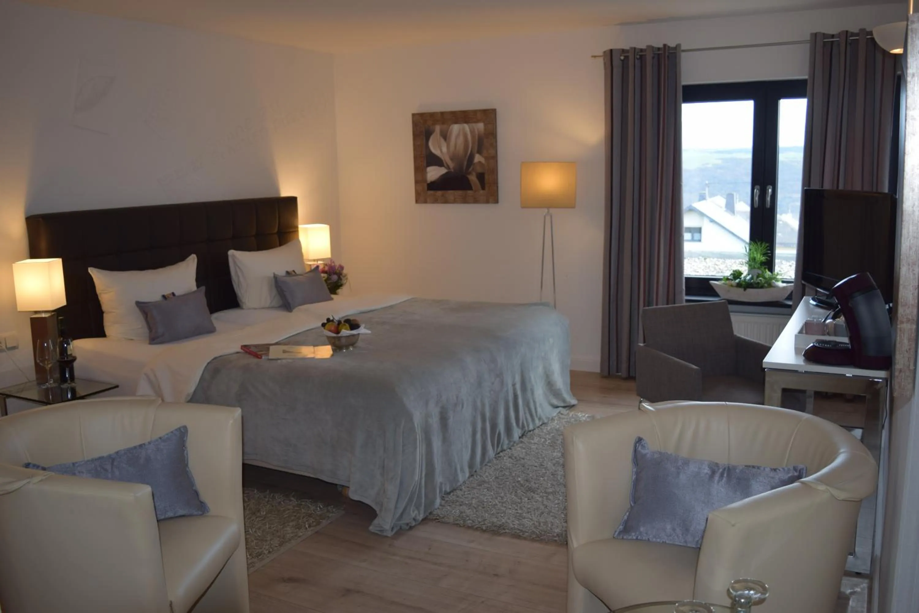 Photo of the whole room, Bed in Landhotel Zum Kronprinzen