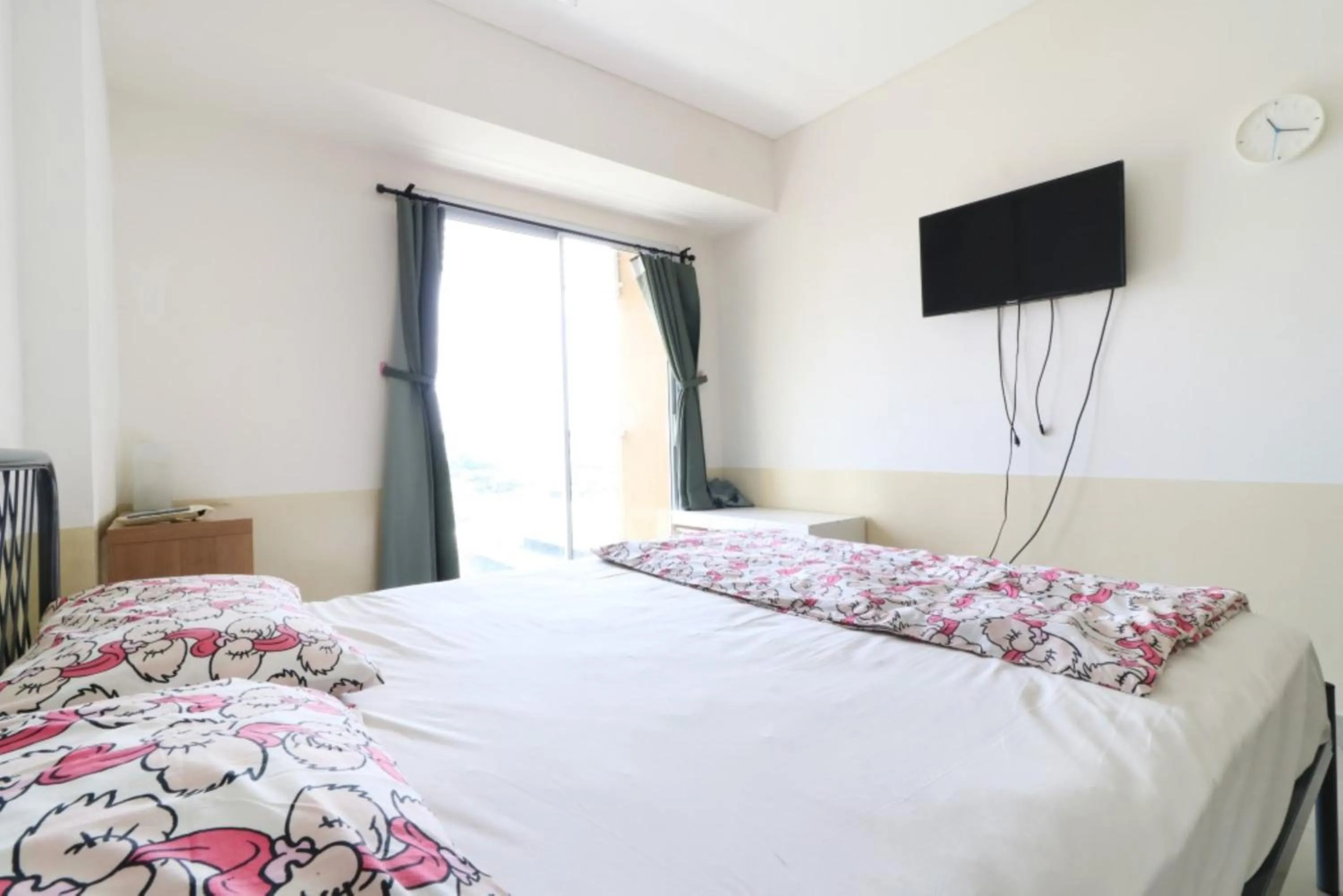 Bedroom in Paradise Mansion Apartment by Guardian Pro