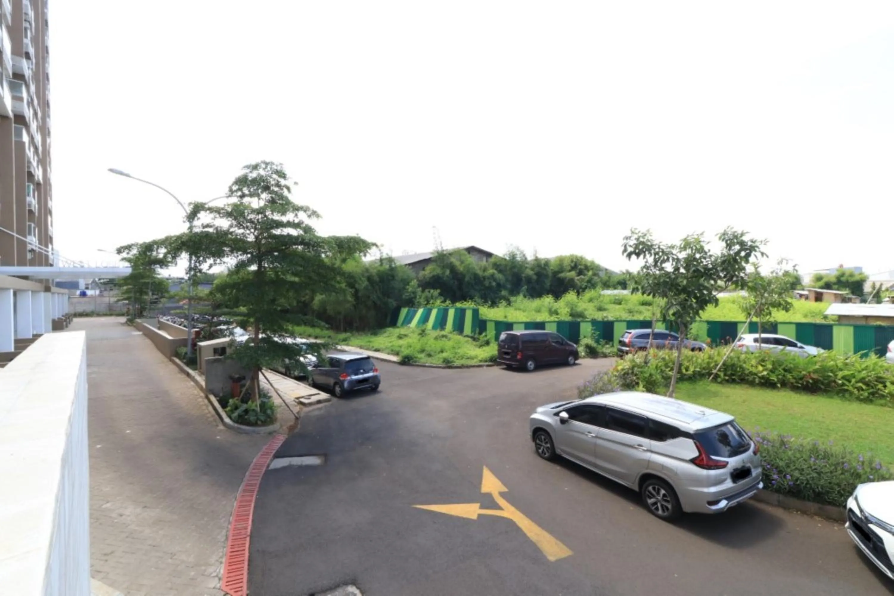 Street view in Paradise Mansion Apartment by Guardian Pro