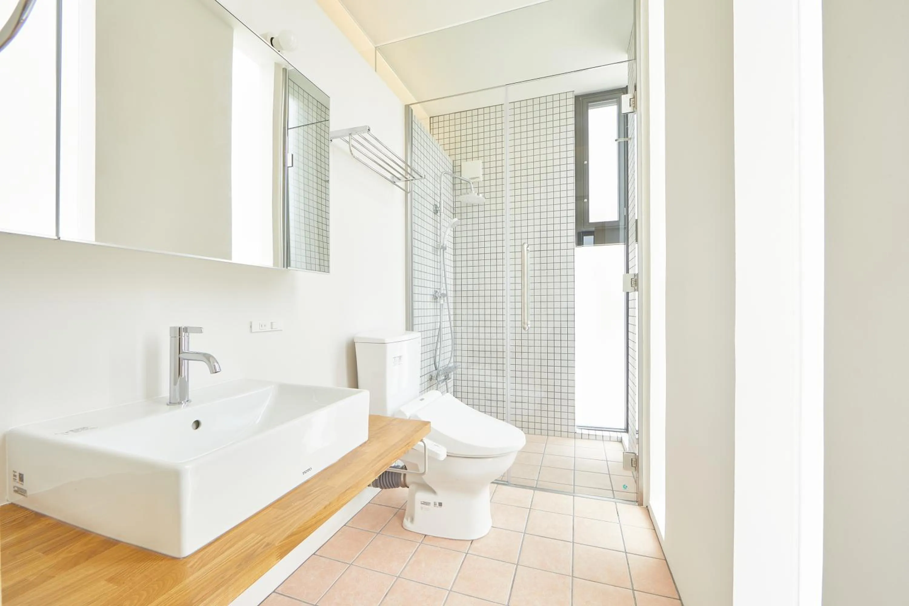 Shower in RIZOZAIZEN MOTOBU B