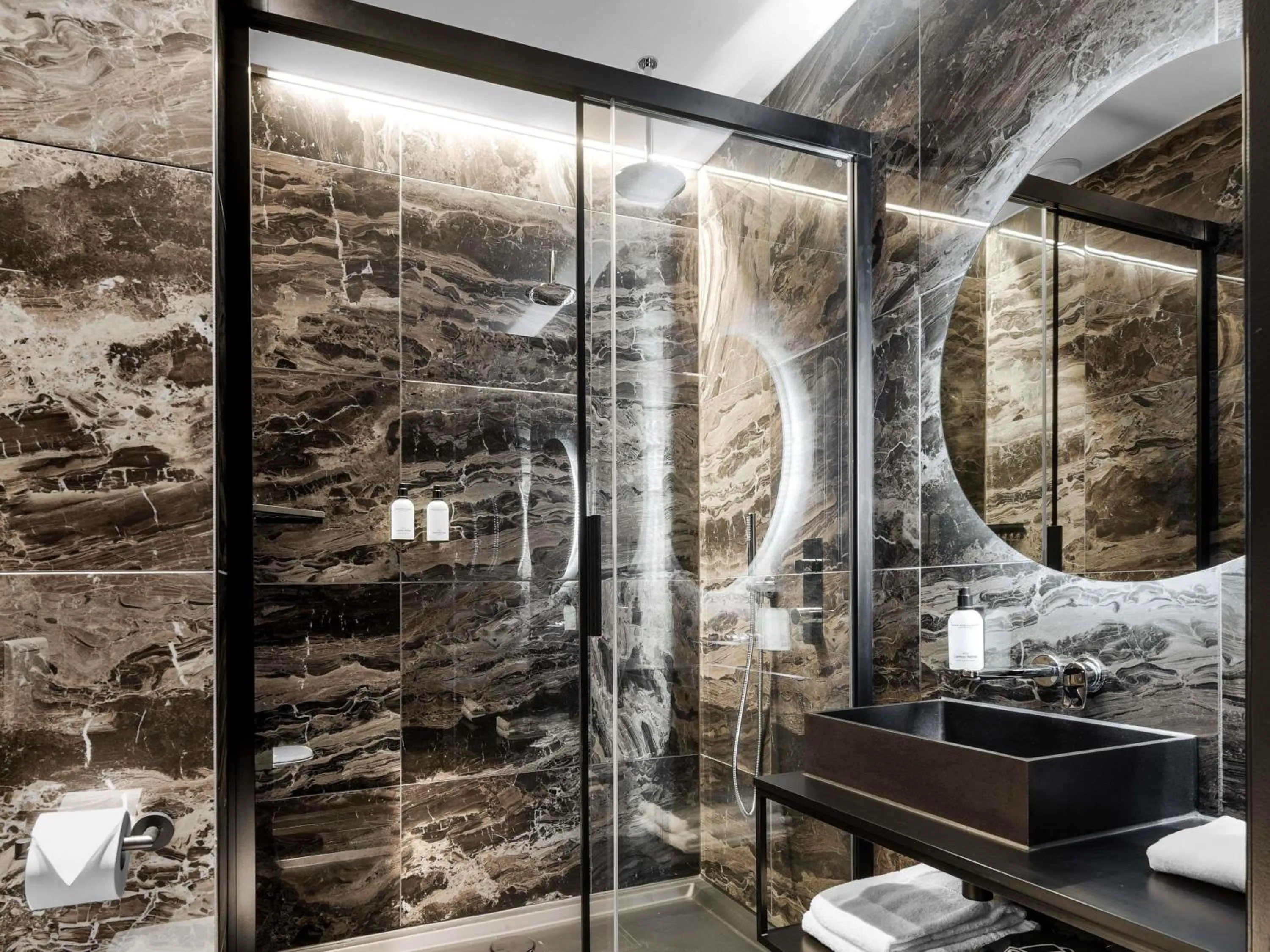 Bedroom in Le Marin Hotel Rotterdam City - Handwritten Collection