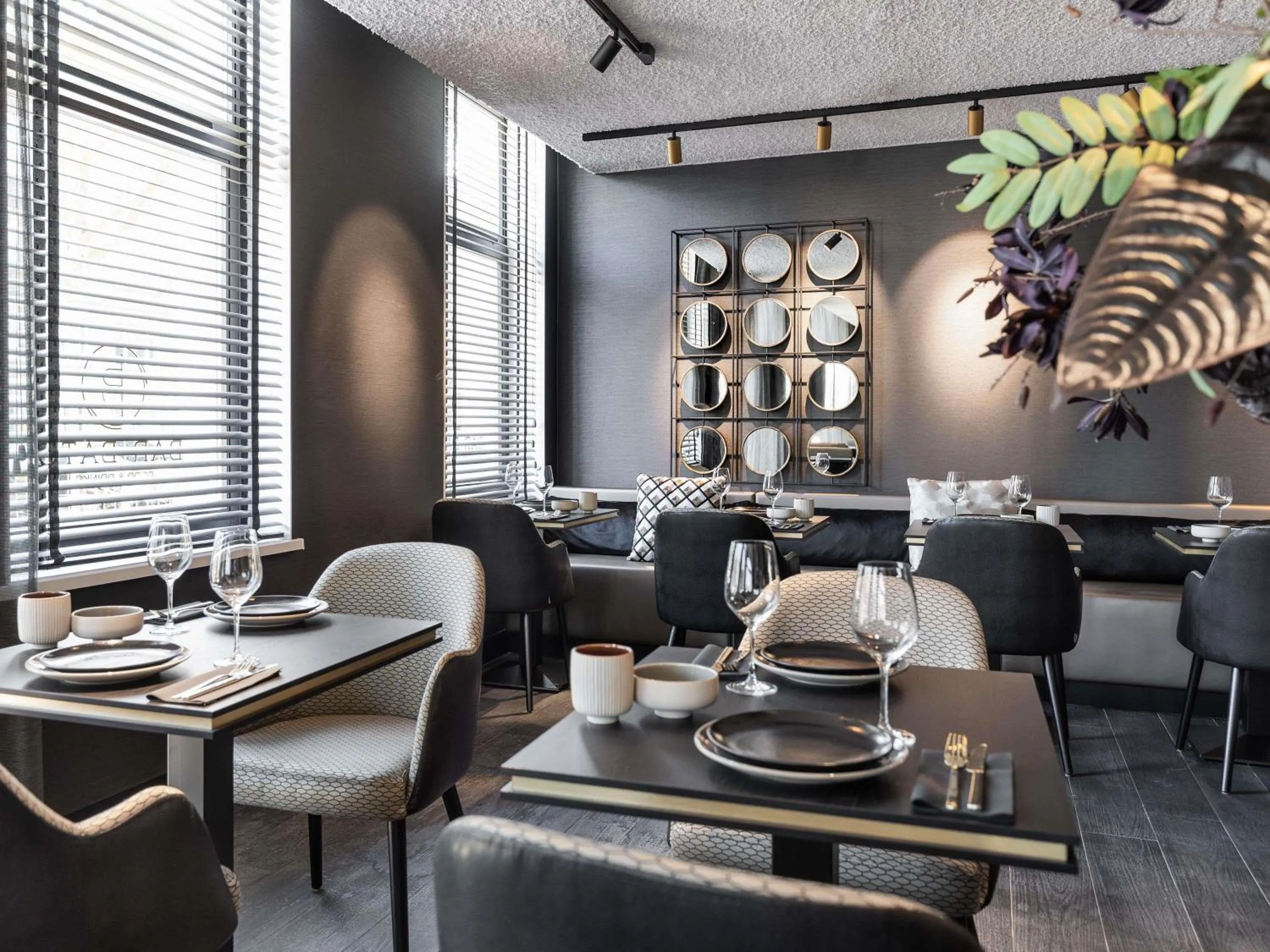 Lounge or bar in Le Marin Hotel Rotterdam City - Handwritten Collection