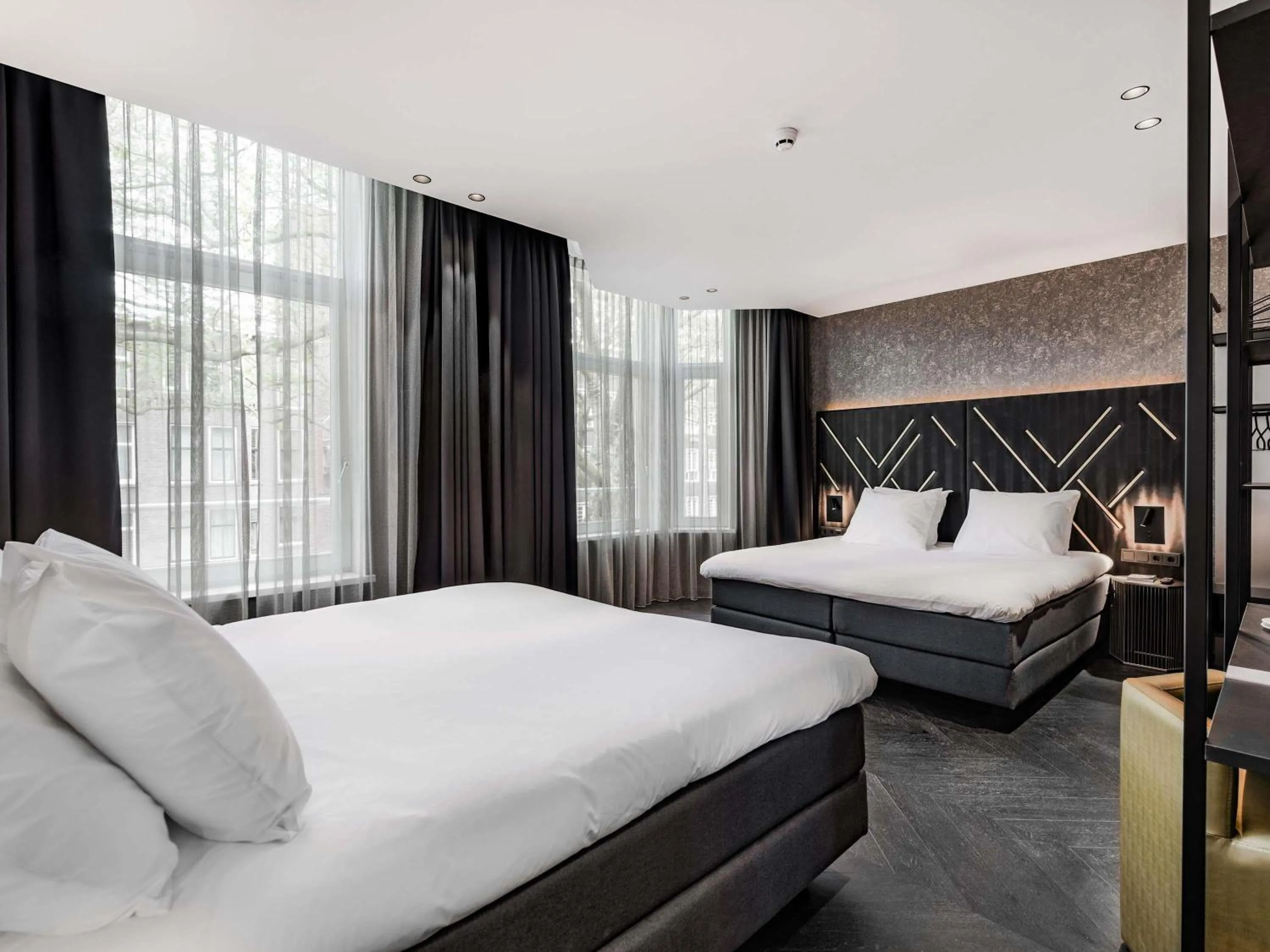 Bedroom, Bed in Le Marin Hotel Rotterdam City - Handwritten Collection