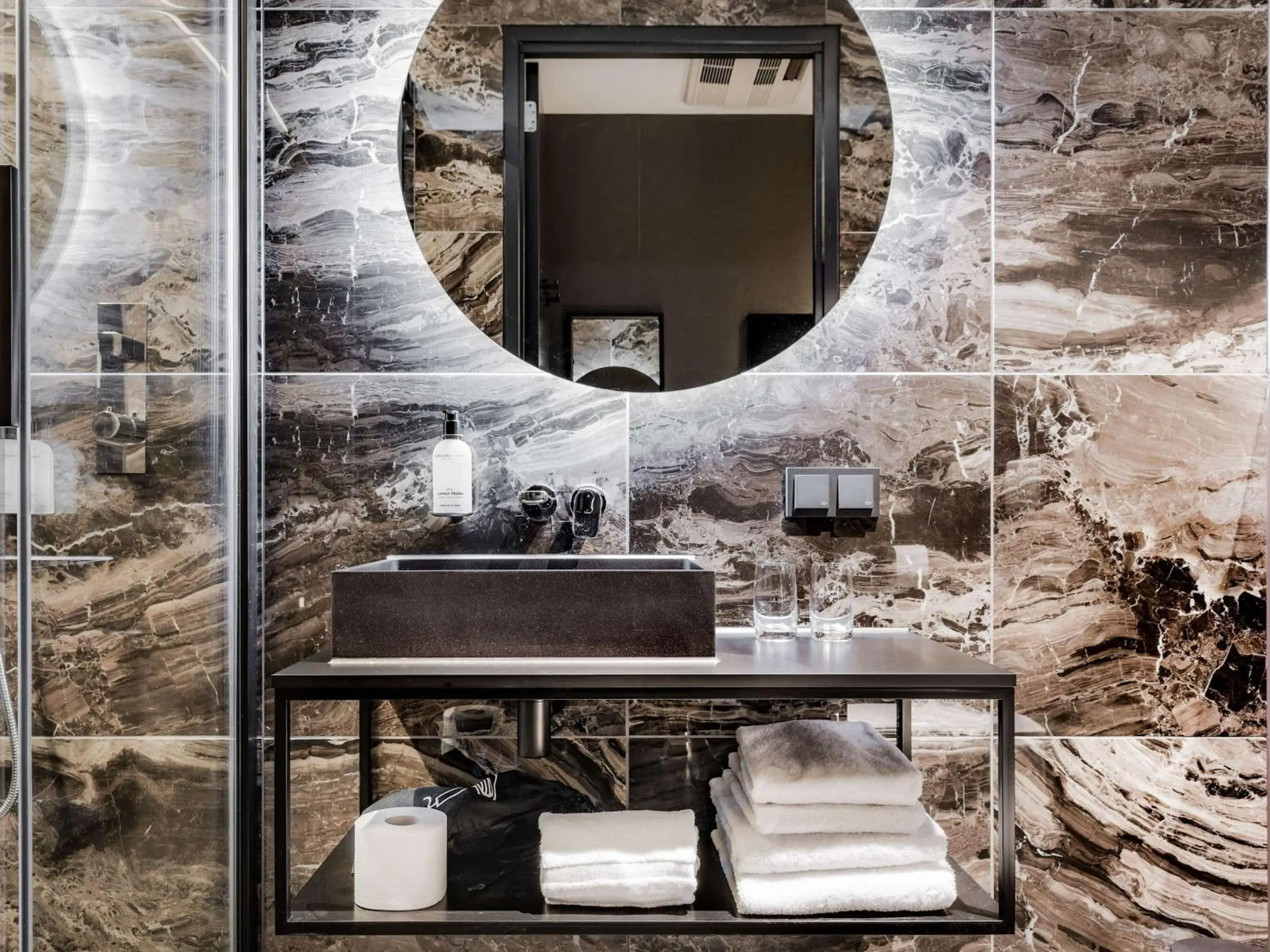 Classic King Room in Le Marin Hotel Rotterdam City - Handwritten Collection Classic King Room in Le Marin Hotel Rotterdam City - Handwritten Collection