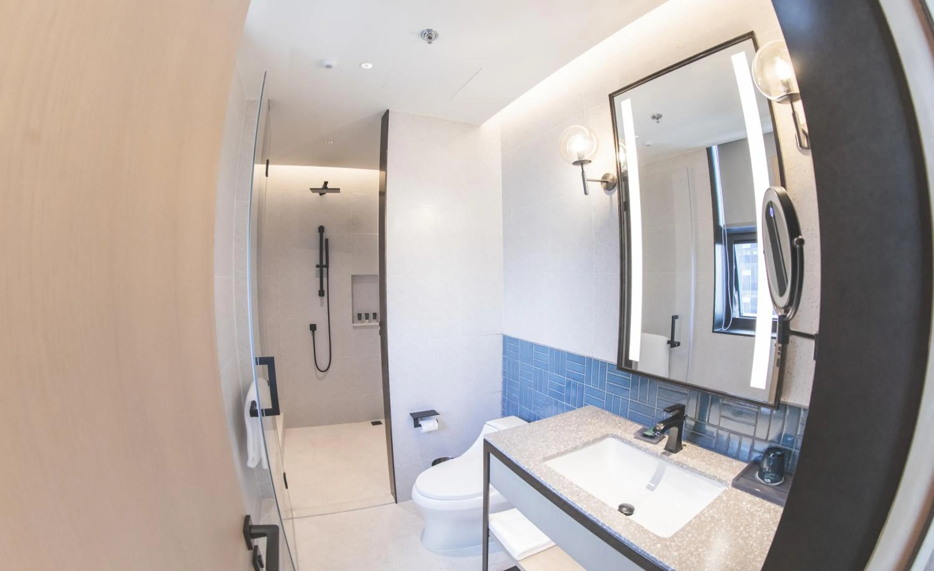 Toilet in Four Points by Sheraton Shanghai Hongqiao