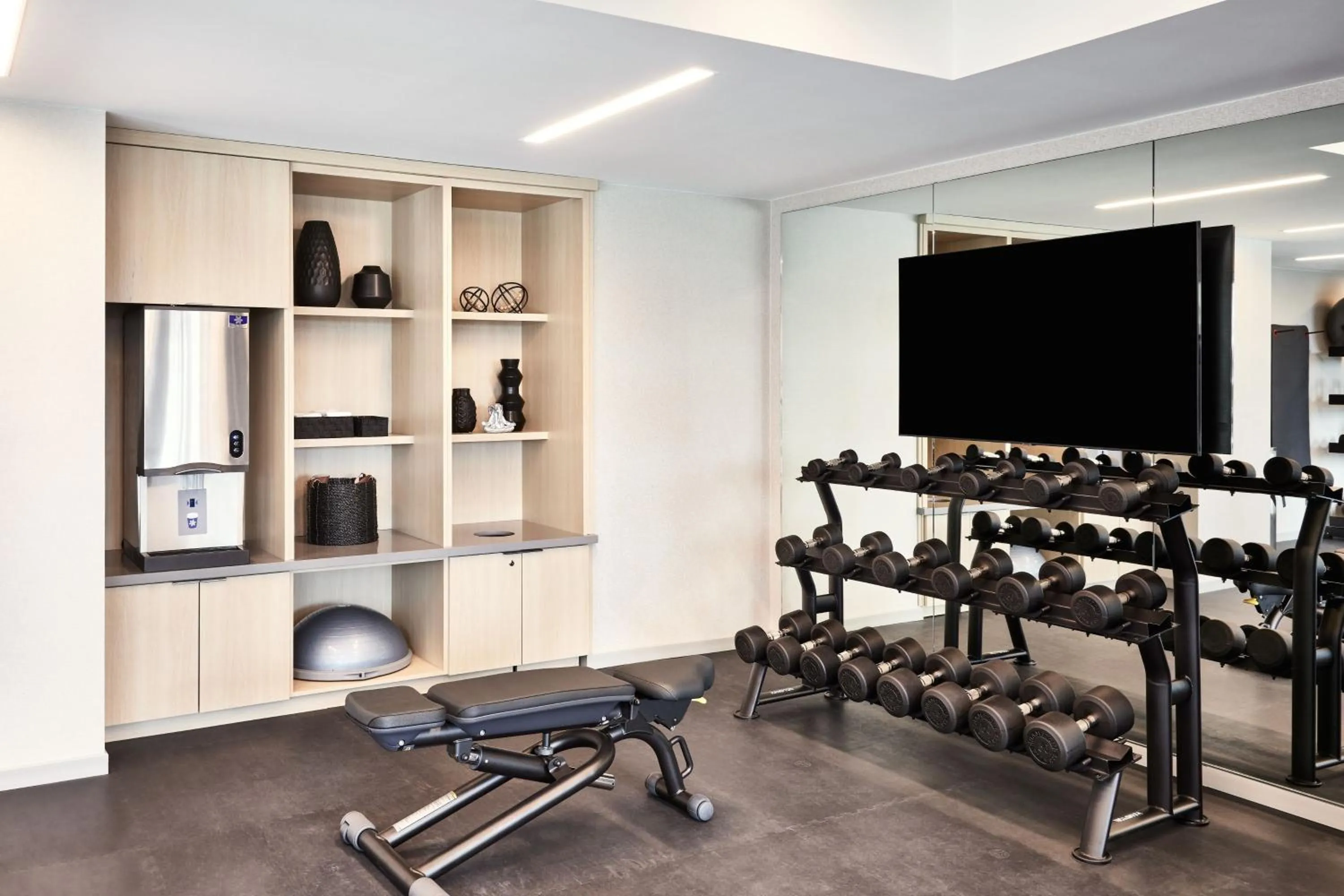 Fitness centre/facilities in AC Hotel by Marriott Sunnyvale Moffett Park