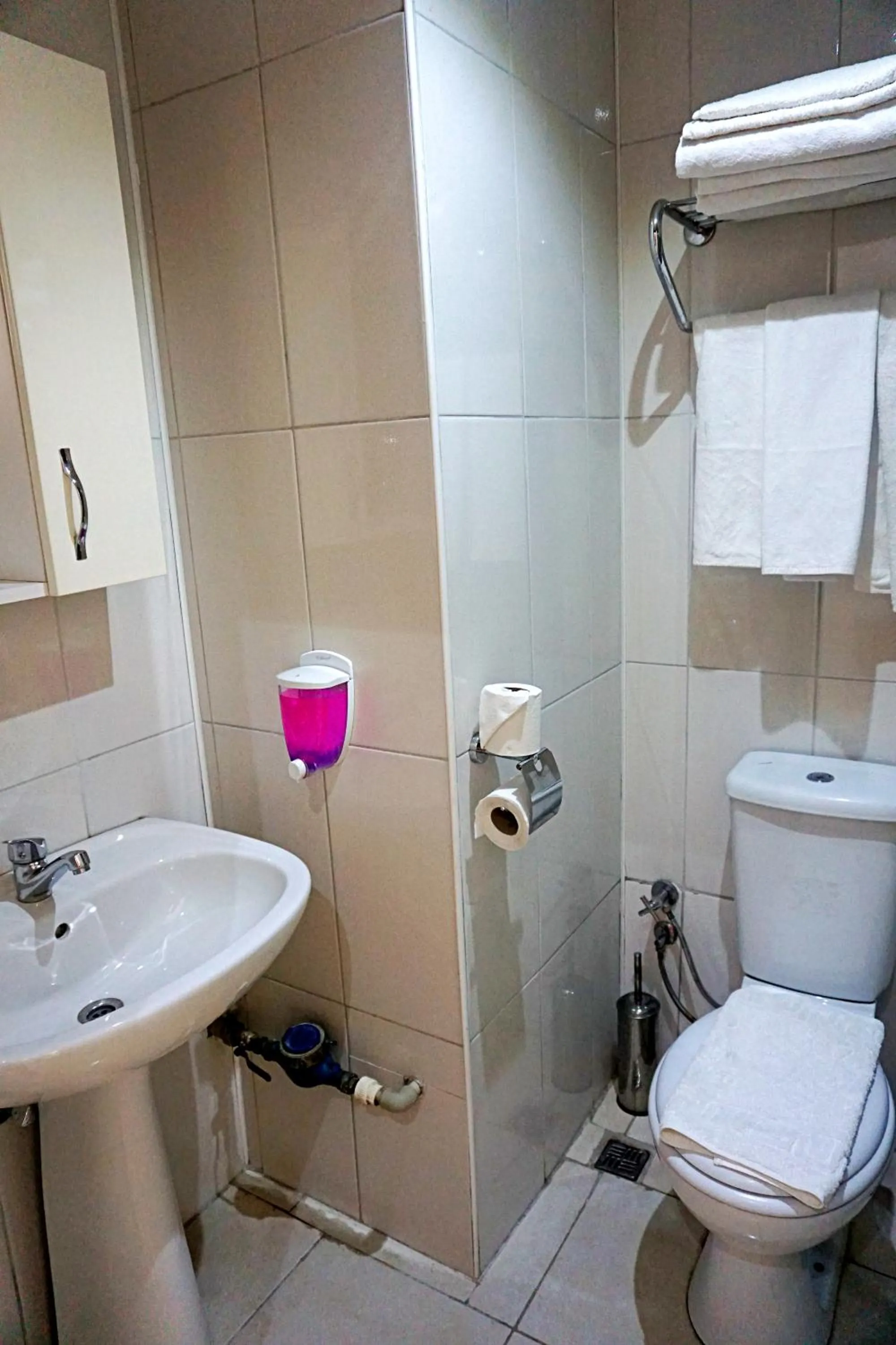 Shower in Side Legend Hotel