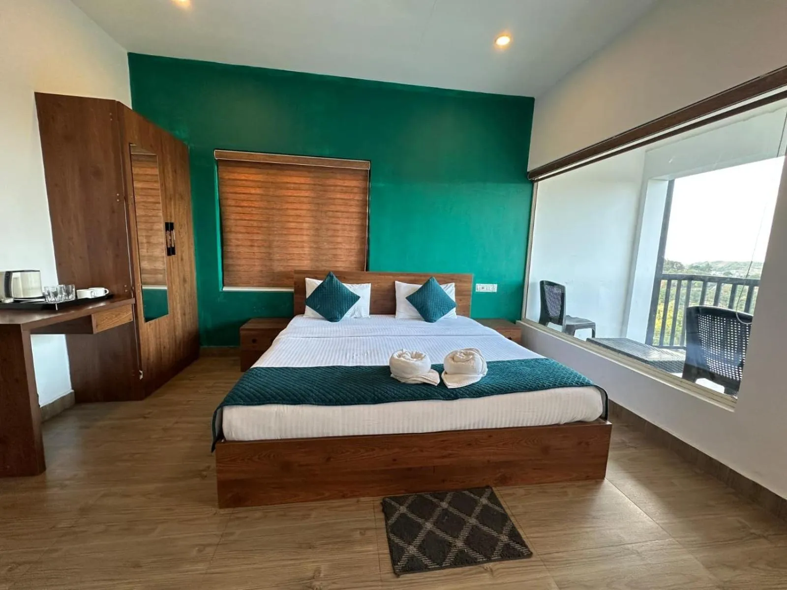 Bedroom, Bed in Vagamon Hill Chimes