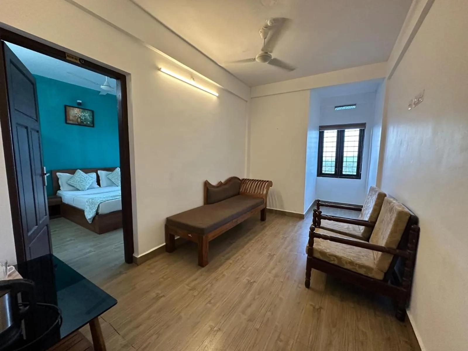 Living room, Bed in Vagamon Hill Chimes