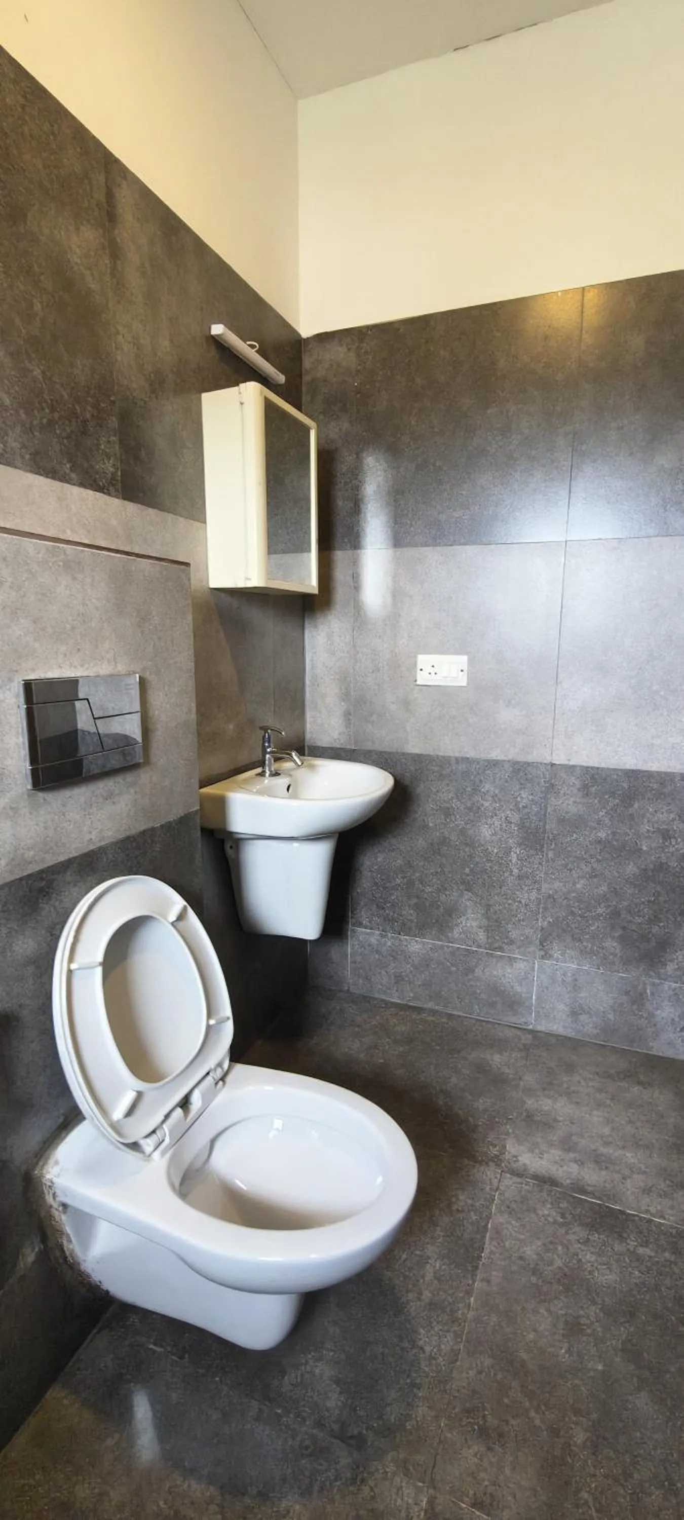 Bathroom in Vagamon Hill Chimes