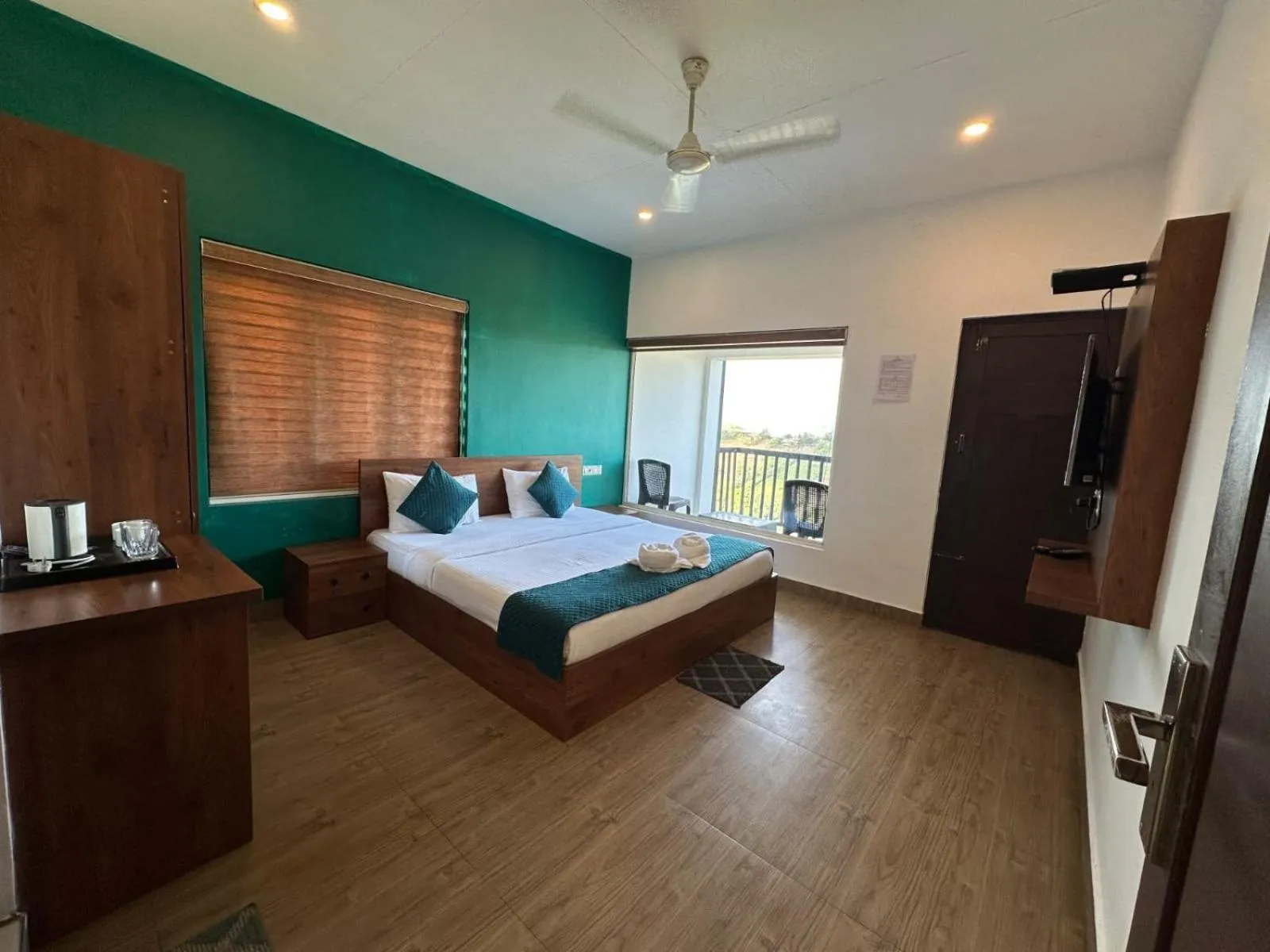 Bedroom, Bed in Vagamon Hill Chimes