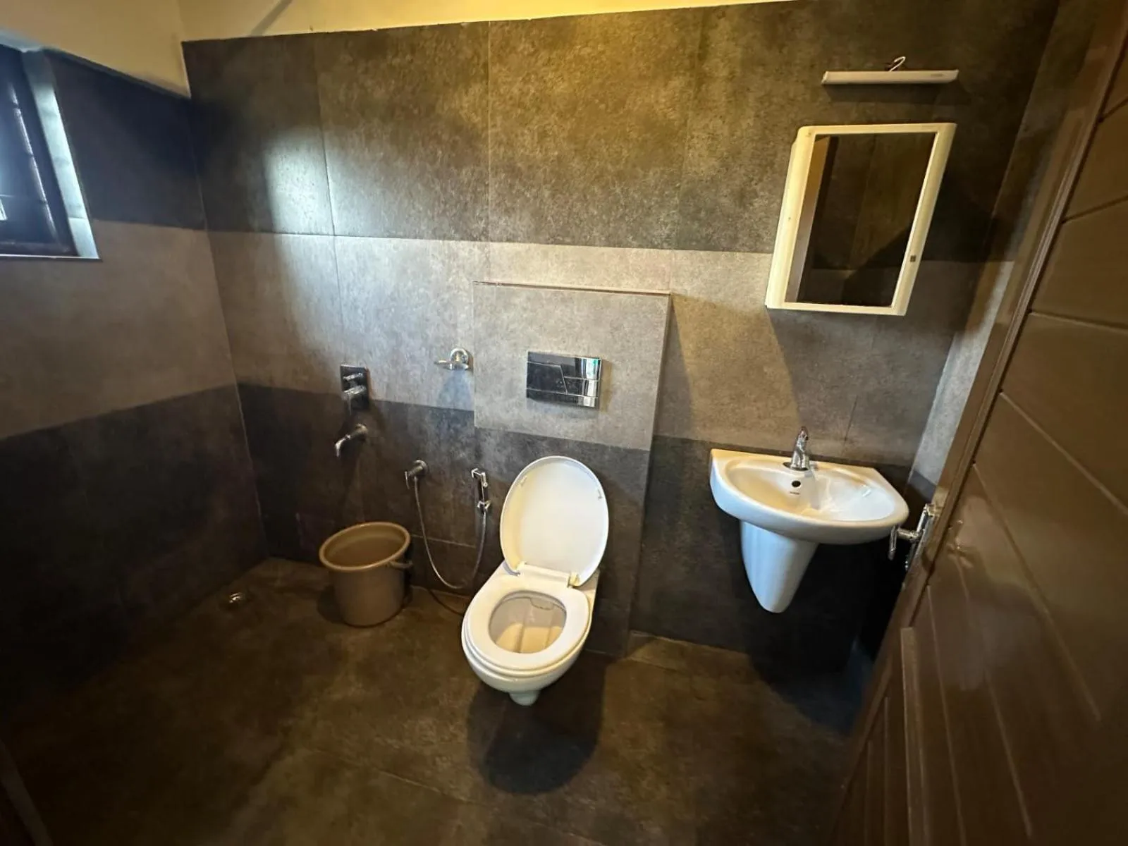 Bathroom in Vagamon Hill Chimes