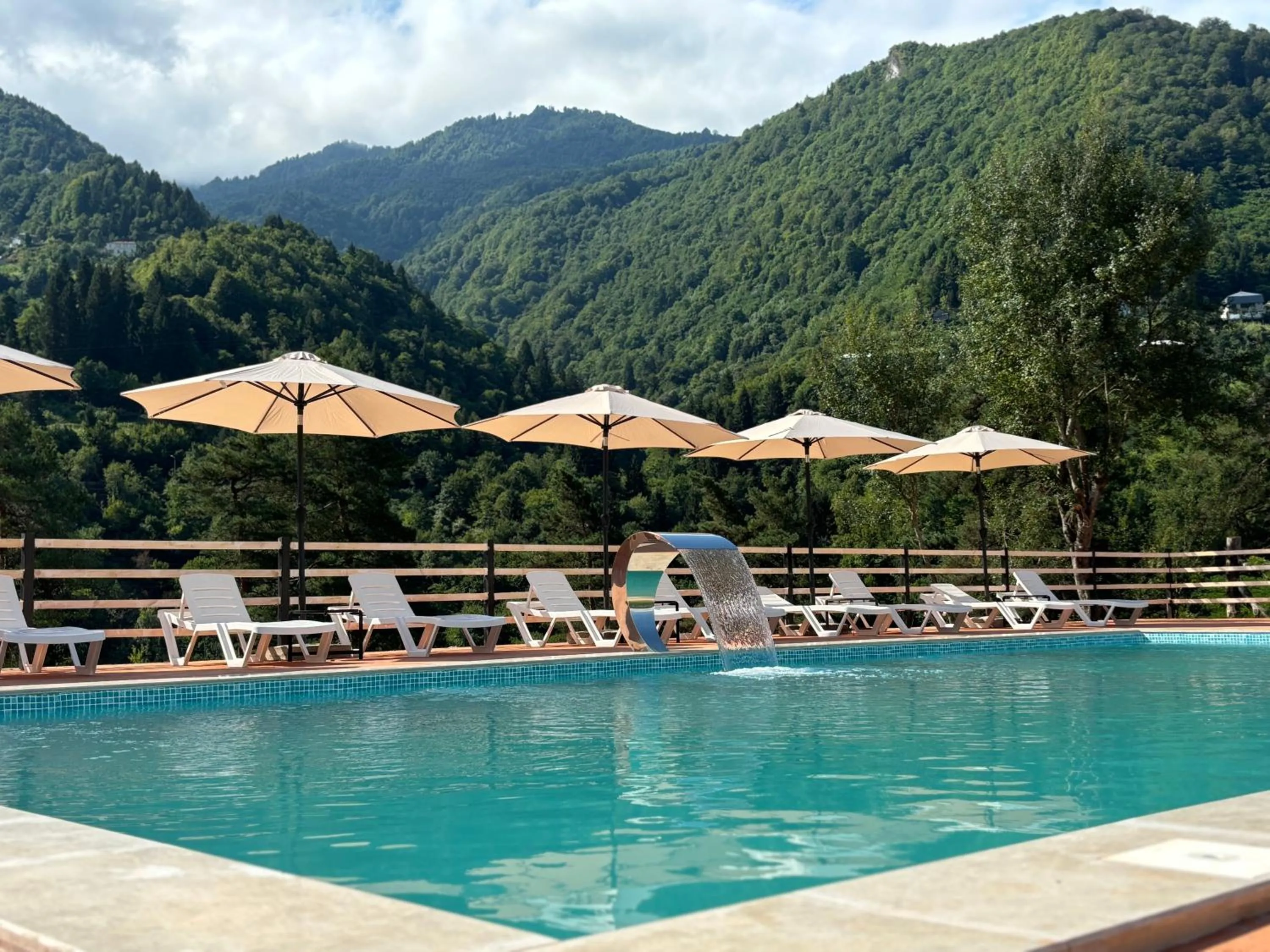 Swimming pool in Hotel Chateau Iveri