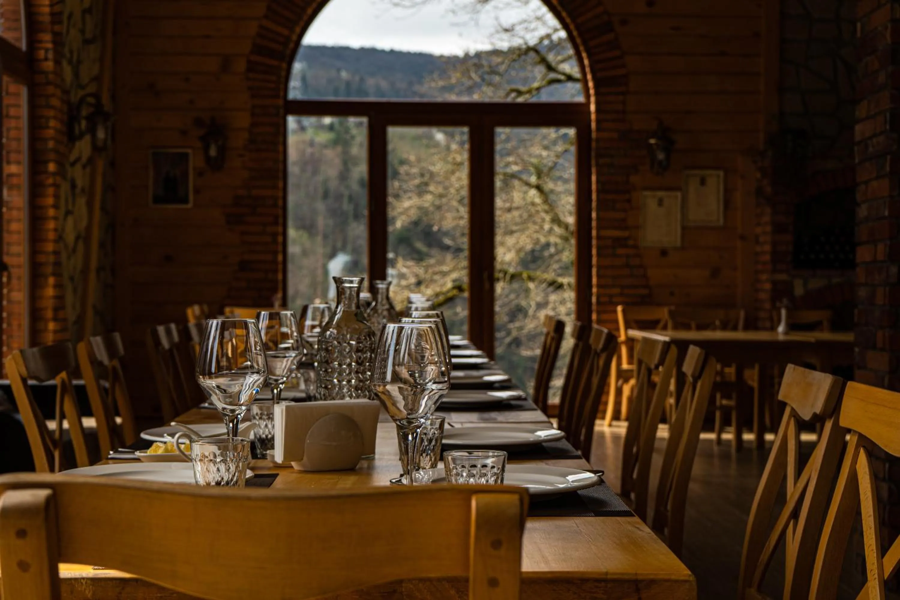 Restaurant/places to eat in Hotel Chateau Iveri