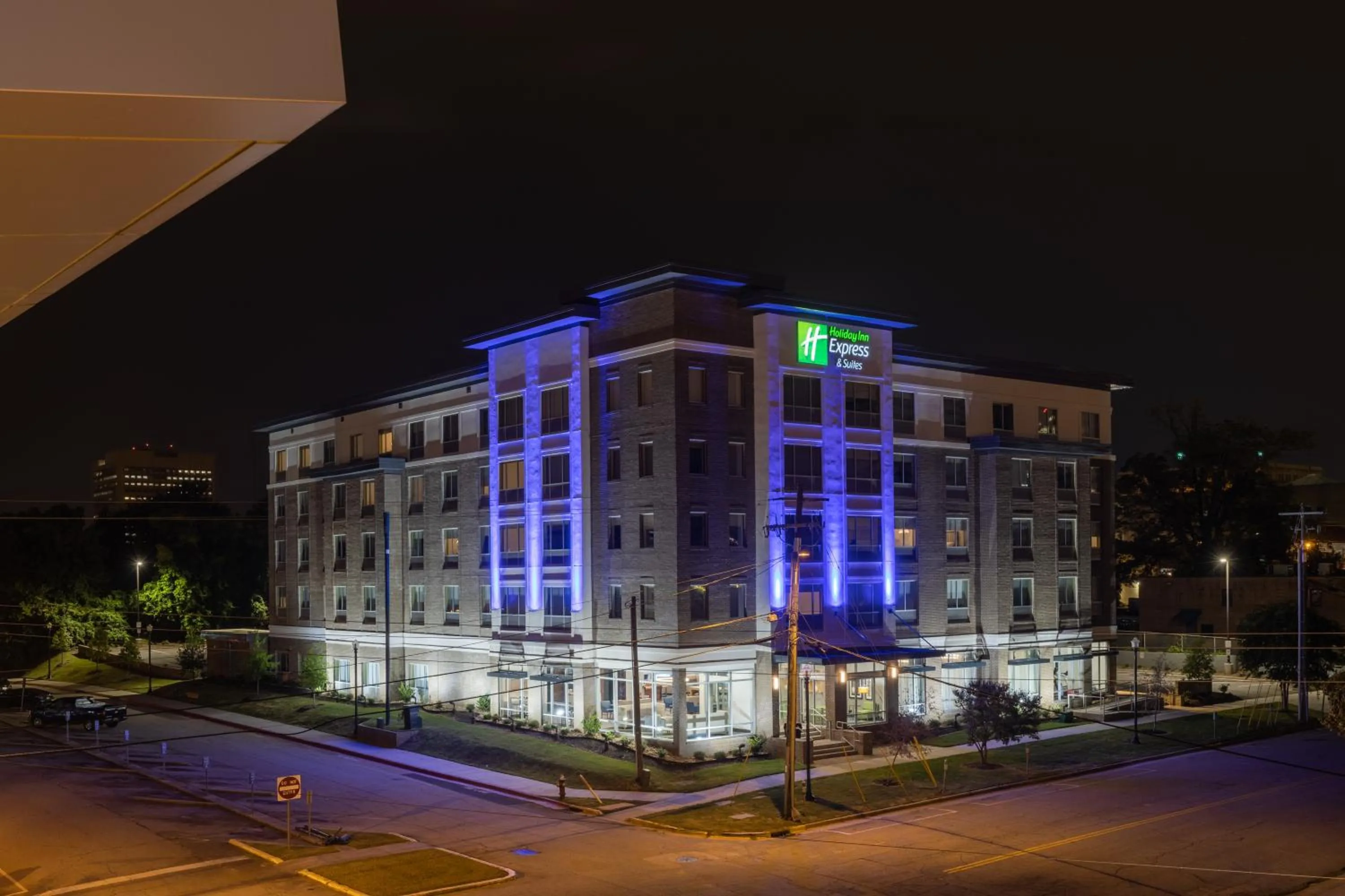 Property building in Holiday Inn Express & Suites Columbia Downtown The Vista by IHG