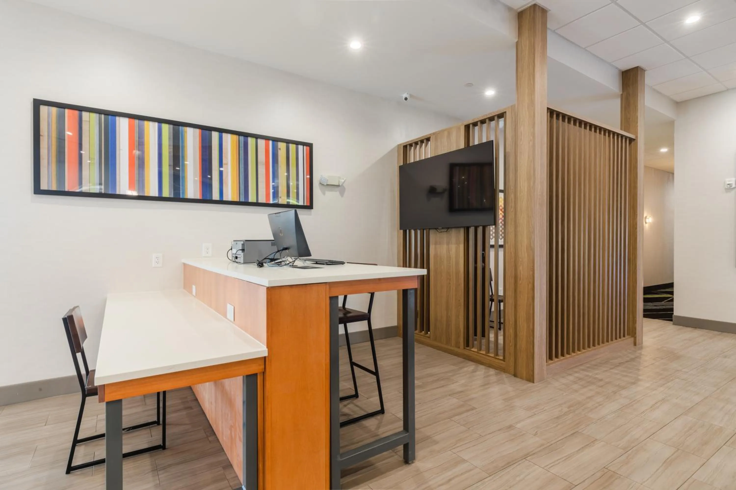 Business facilities in Holiday Inn Express & Suites Columbia Downtown The Vista by IHG