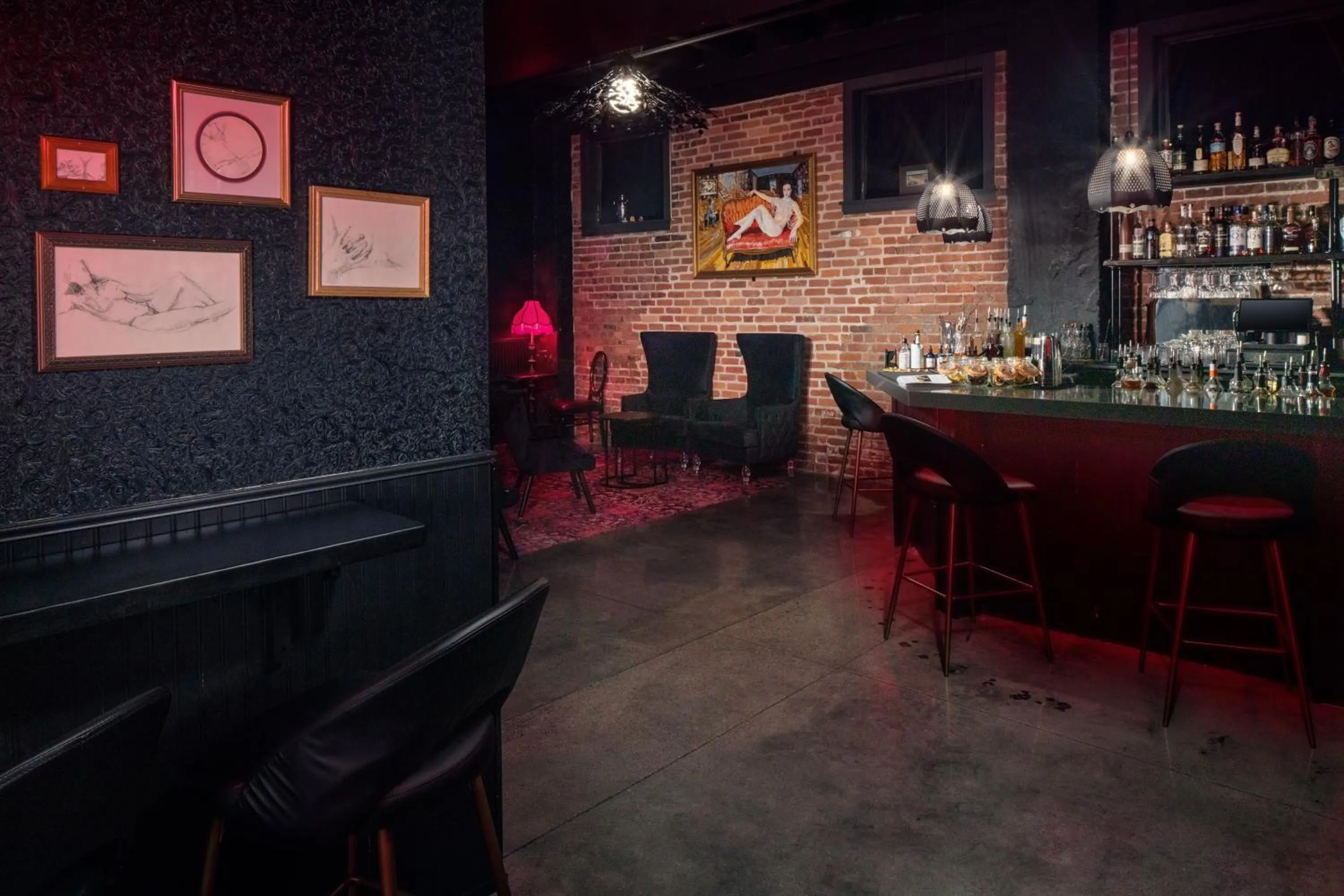 Lounge or bar in Hotel Indigo - Omaha Downtown by IHG