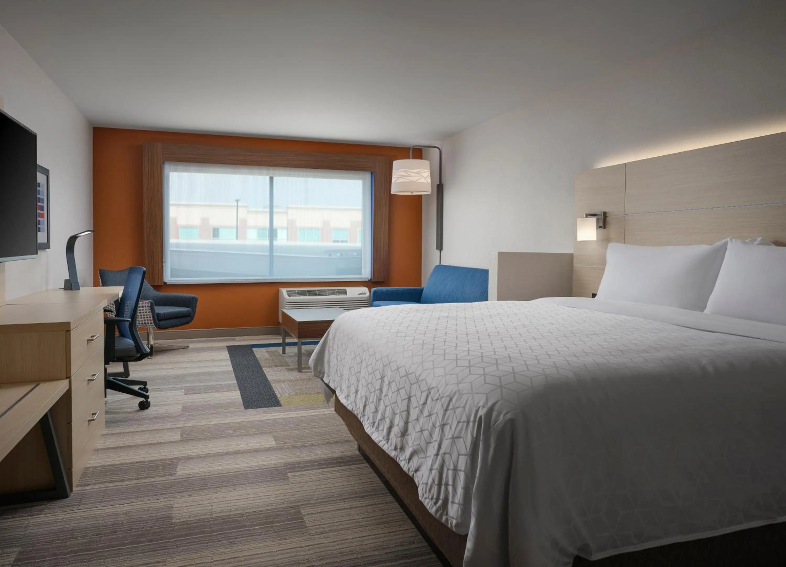Bedroom, Bed in Holiday Inn Express & Suites - Lockport by IHG
